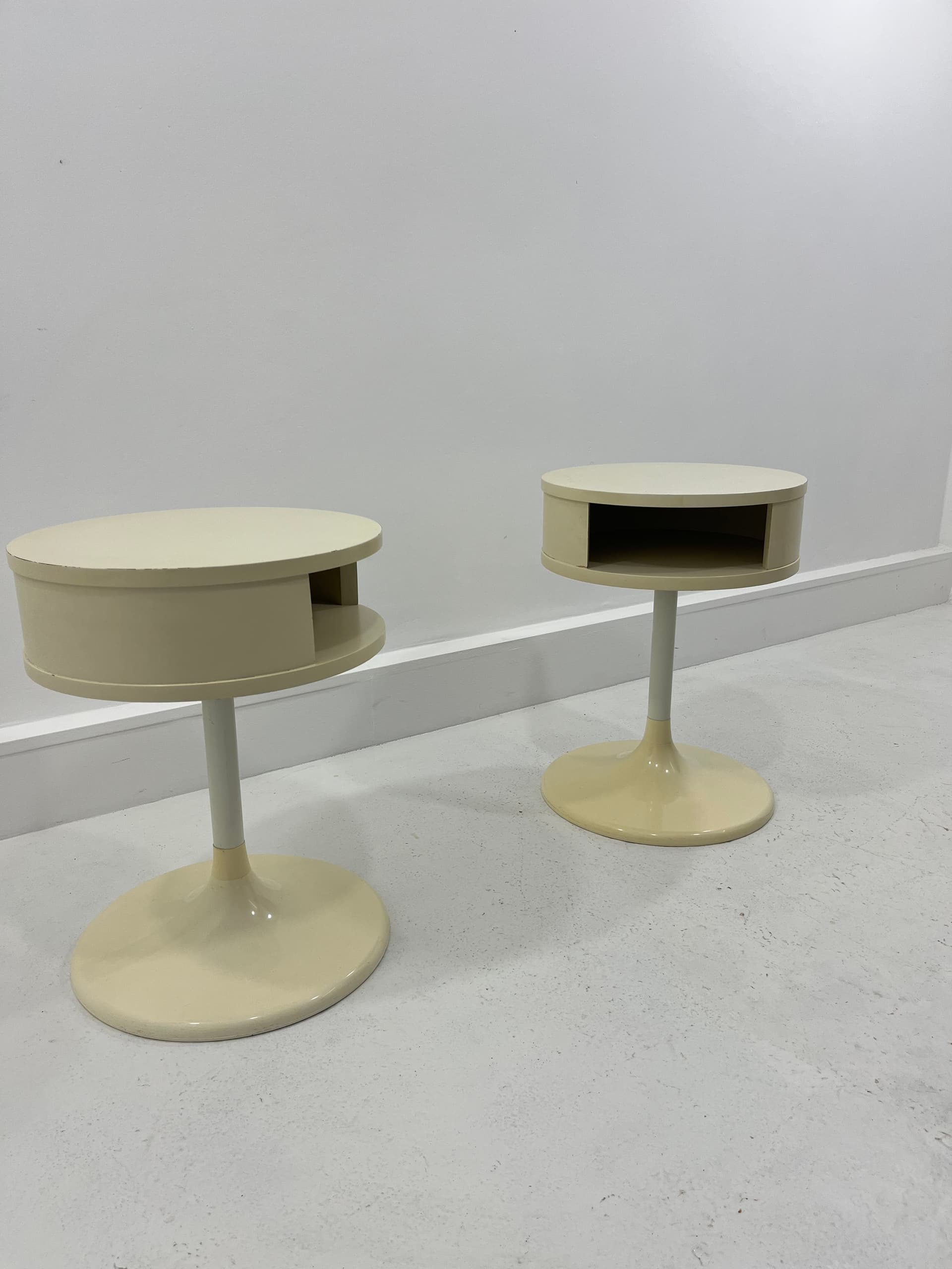 Para stolików Tulipan Space Age, beżowy, plastik, Lusch Erzeugnis, Niemcy, lata 70. - 229812