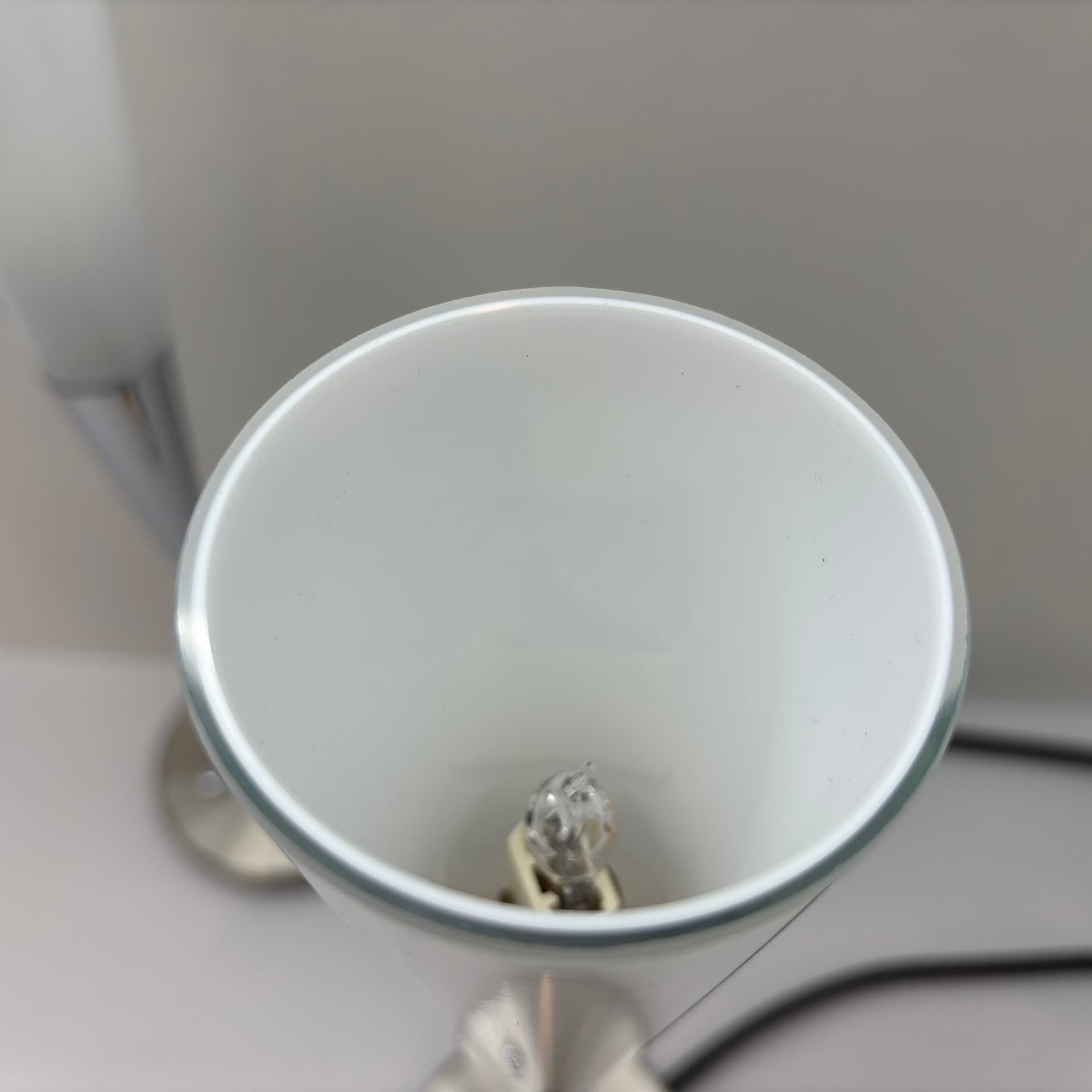 Para lamp stołowych, opalowe szkło białe, stal nierdzewna szczotkowana srebrna, chrom, Niemcy, lata 90. - 229850