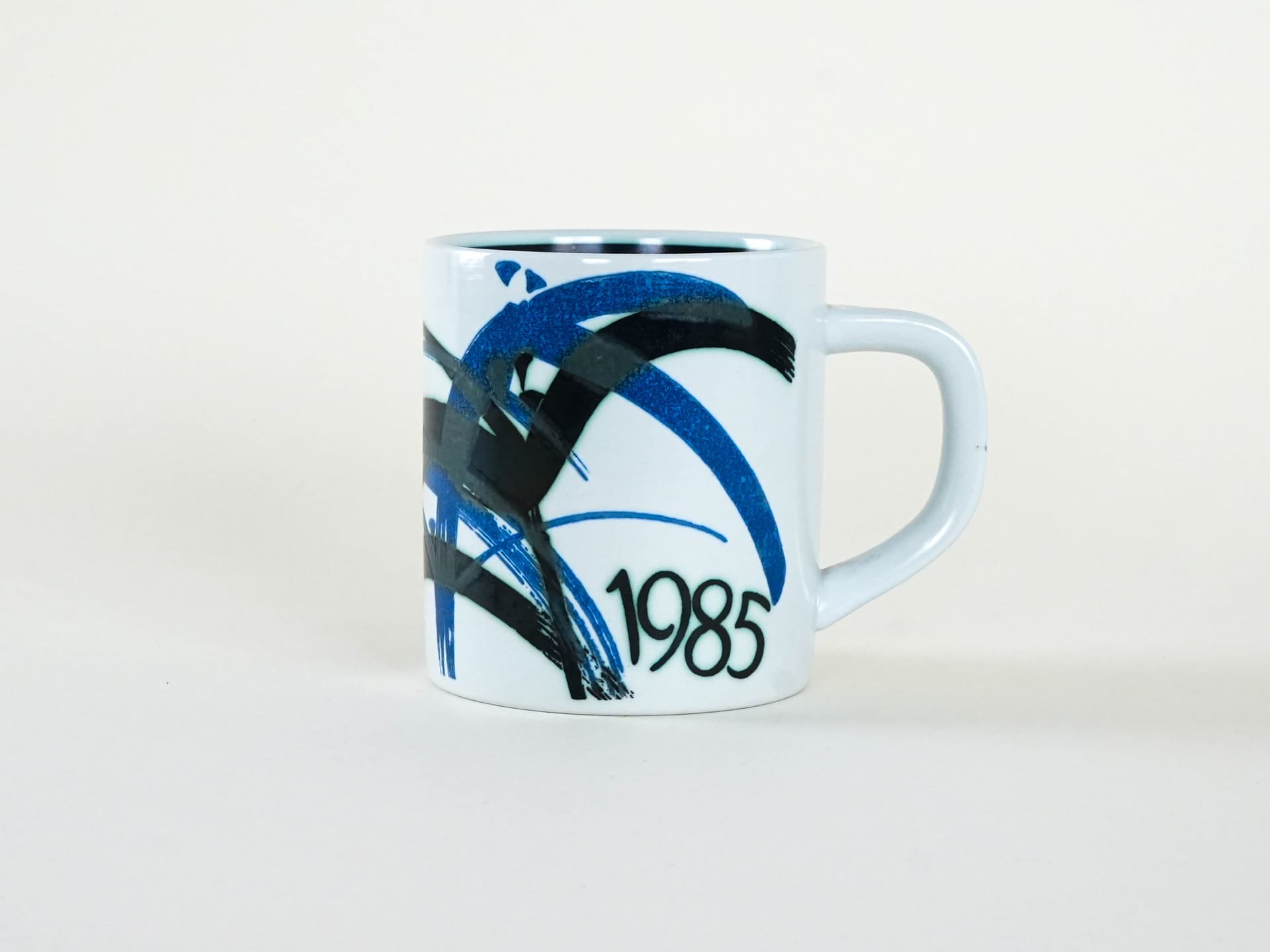 Kubek, biały, porcelana, proj. M. Andersen, Royal Copenhagen, Dania, lata 80. - 230242