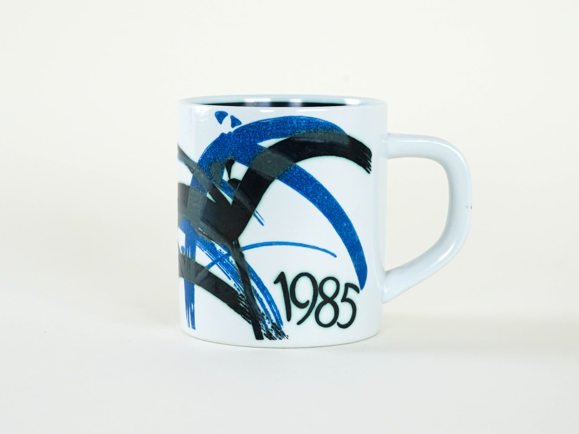 Kubek, biały, porcelana, proj. M. Andersen, Royal Copenhagen, Dania, lata 80. - 230244