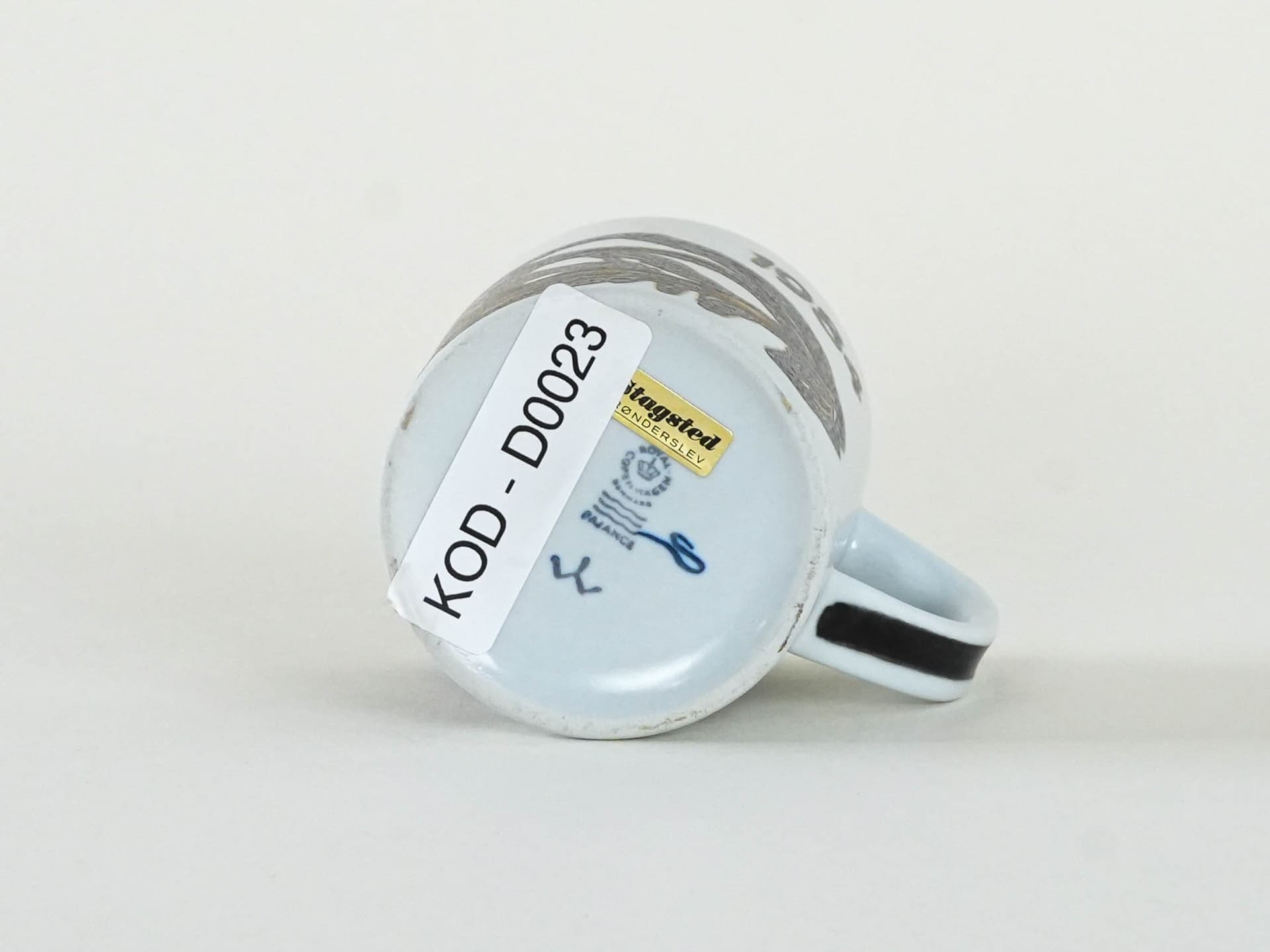 Kubek rocznicowy, porcelana biała, proj. M. Andersen, Royal Copenhagen, Dania, lata 80. - 230287