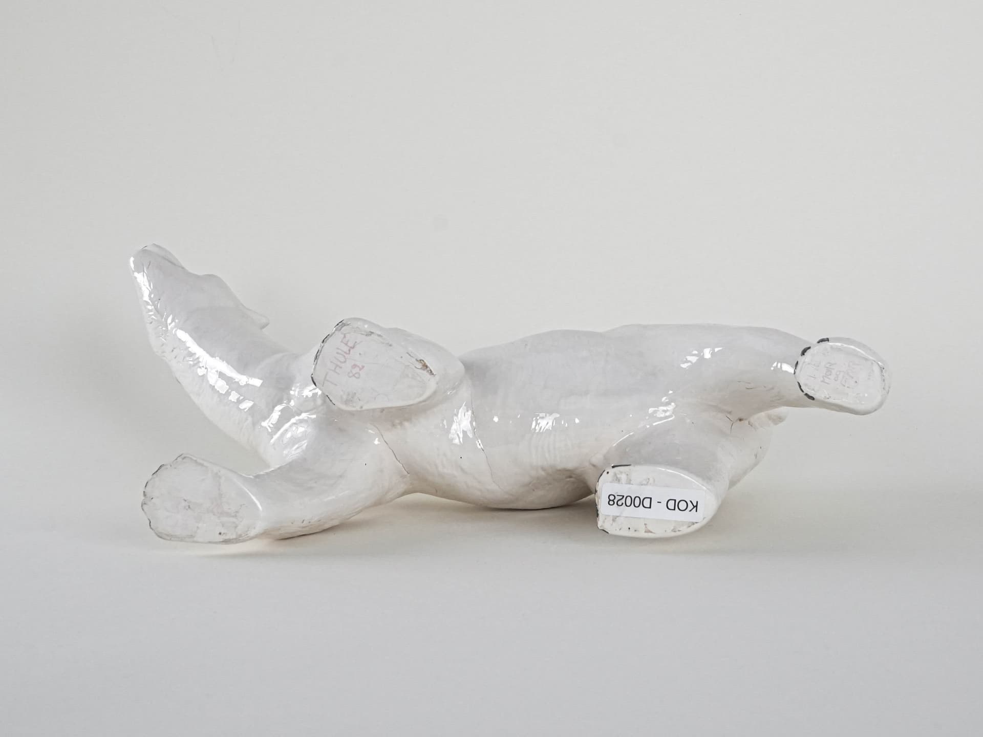 Rzeźba niedźwiedź polarny, biały, ceramika, Dania, lata 70. - 230312