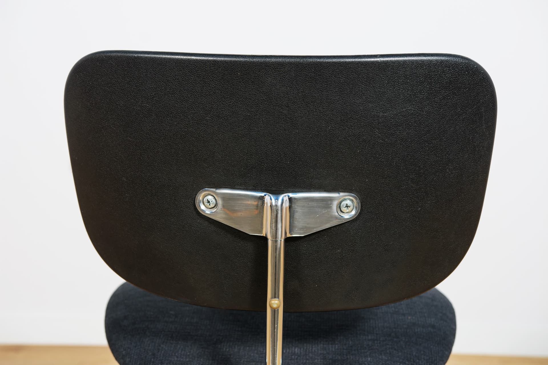 Set of Six Chairs SE 68, black synthetic fabric, chrome, by E. Eiermann, Wilde+Spieth, Germany, 1960s. - 230583