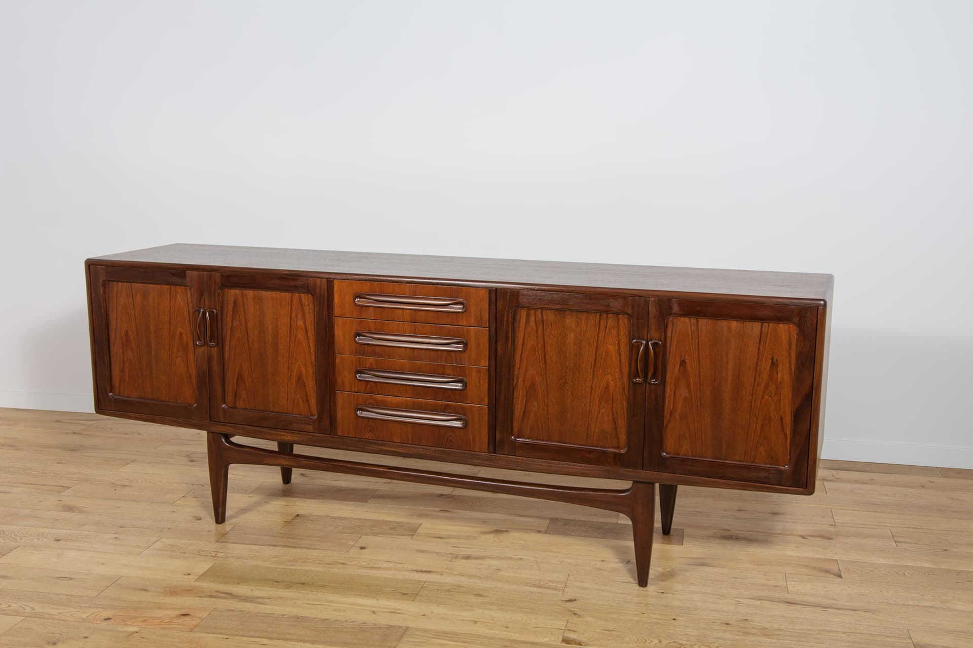 Sideboard, brown teak, by V. Wilkins, United Kingdom, 1960s. - 230697