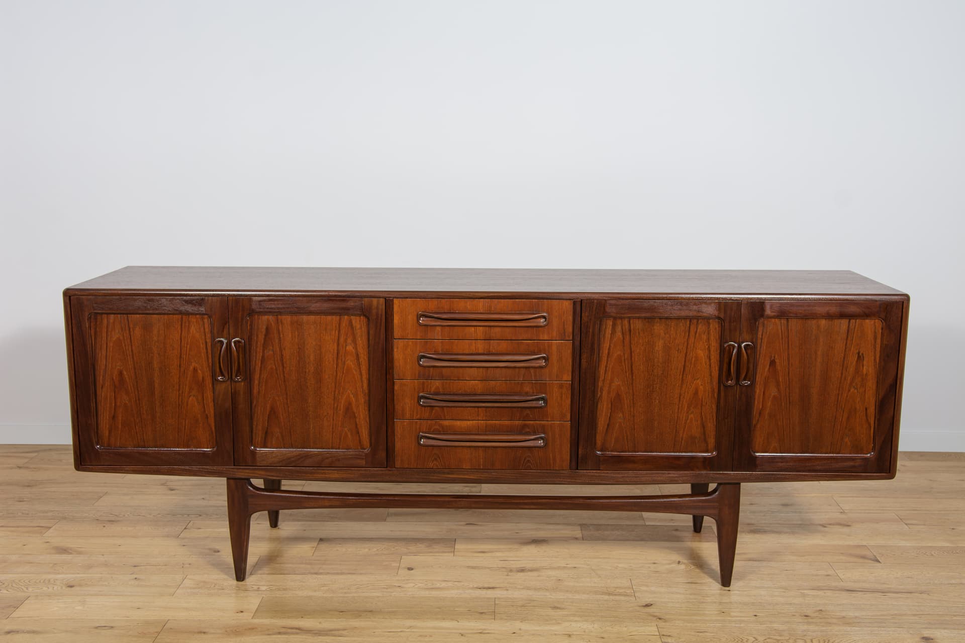 Sideboard, brown teak, by V. Wilkins, United Kingdom, 1960s. - 230698