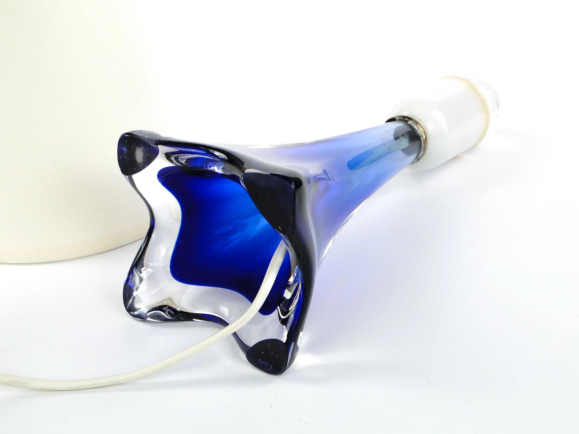 Lampa stołowa Val St Lambert, szkło niebieski, Belgia, lata 60. - 17177