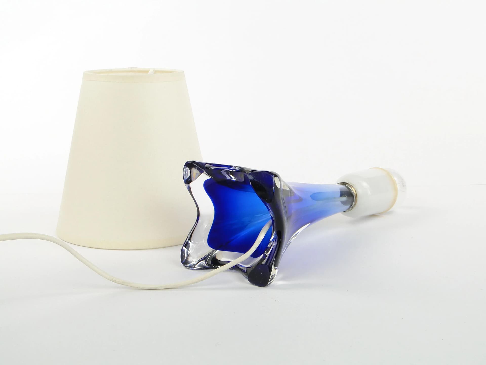 Lampa stołowa Val St Lambert, szkło niebieski, Belgia, lata 60. - 17176