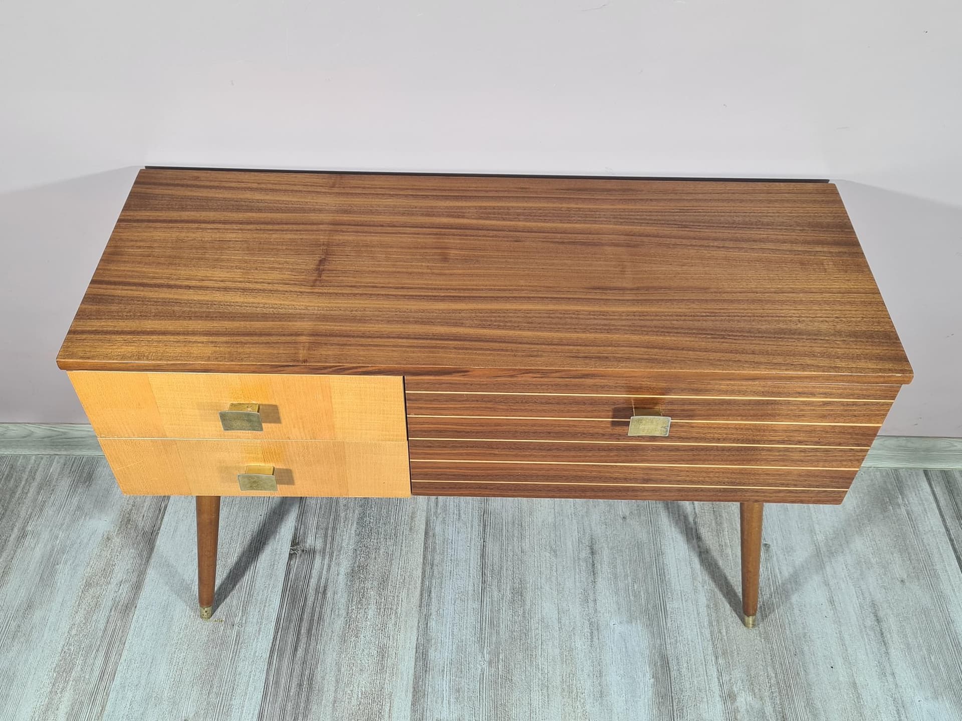 Komoda modernistyczna, brązowy, drewno, lata 60. - 231521