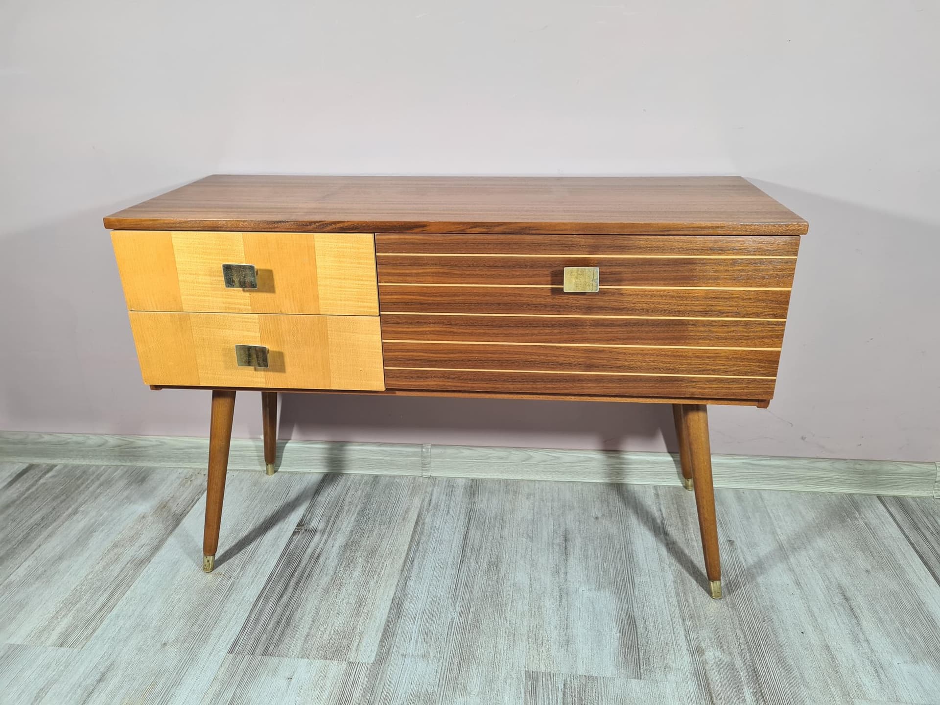 Komoda modernistyczna, brązowy, drewno, lata 60. - 231519