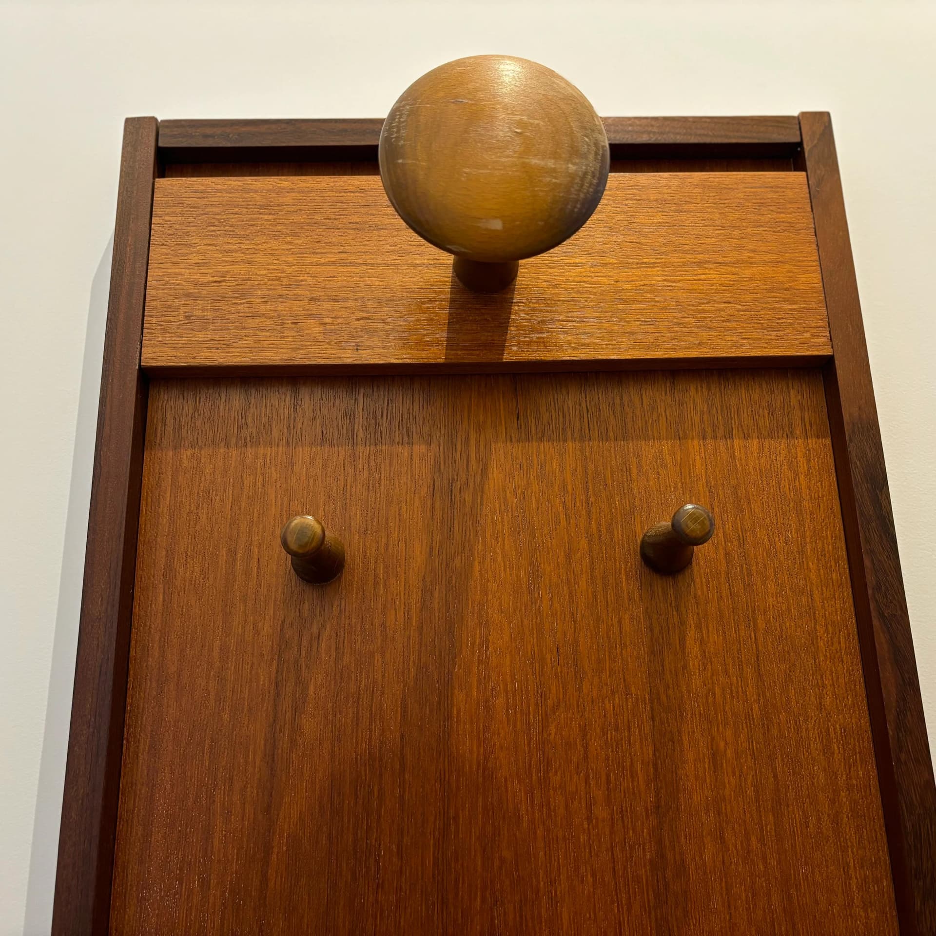 Wieszak ścienny, palisander brązowy, Dania, lata 70. - 17703