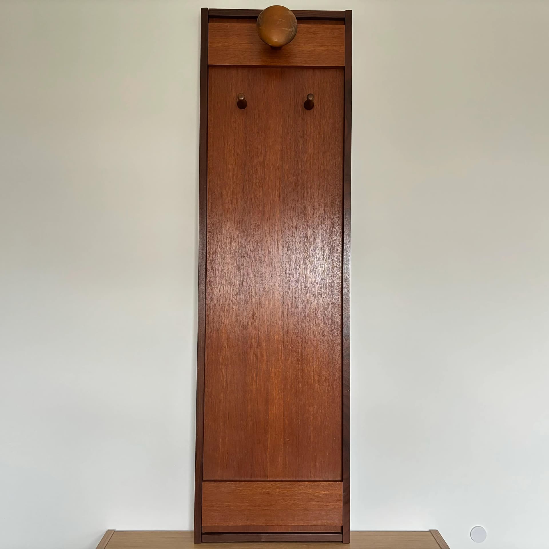 Wieszak ścienny, palisander brązowy, Dania, lata 70. - 17701