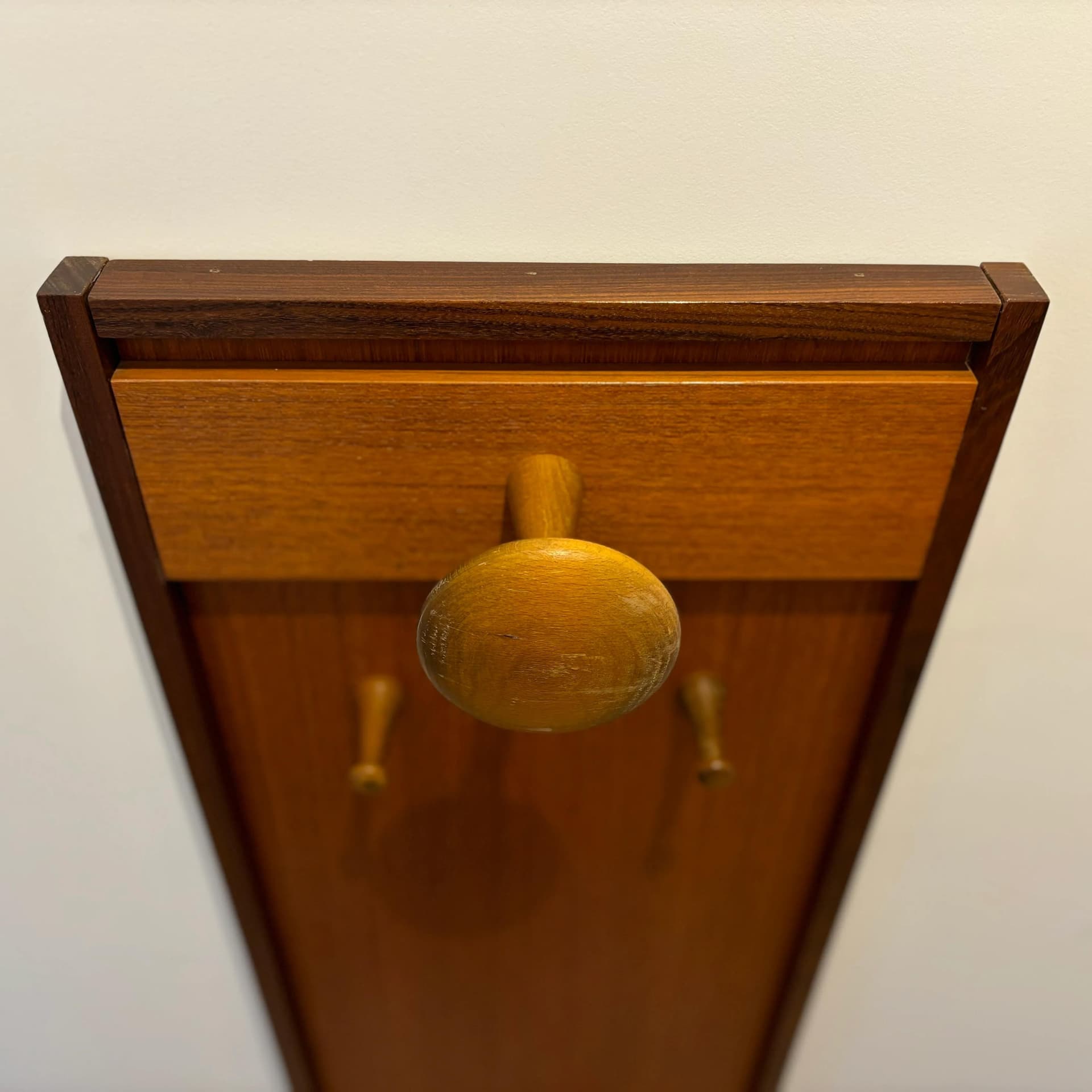 Wieszak ścienny, palisander brązowy, Dania, lata 70. - 17704