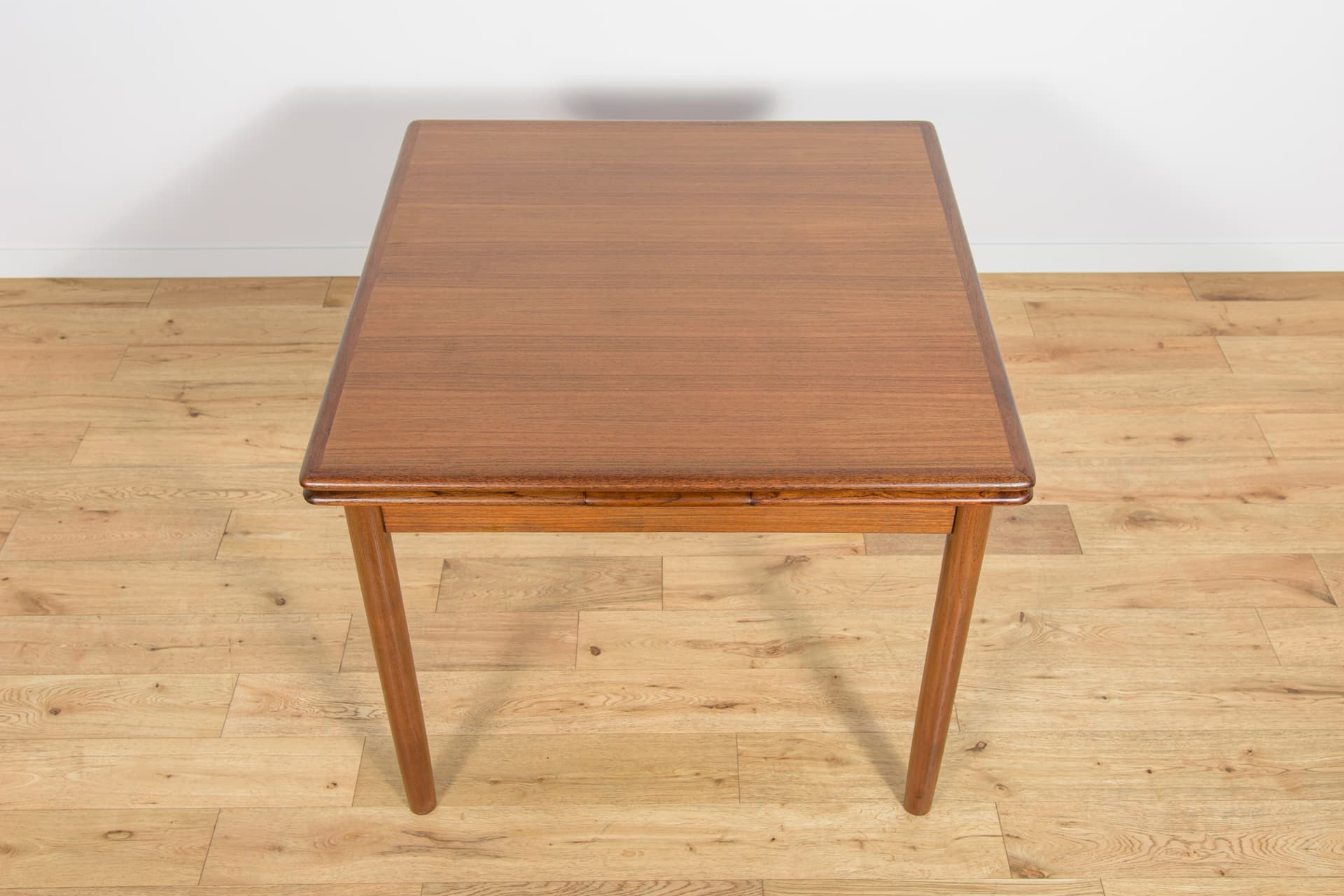 Stół rozkładany, teak brązowy, Dania, lata 60. - 231891