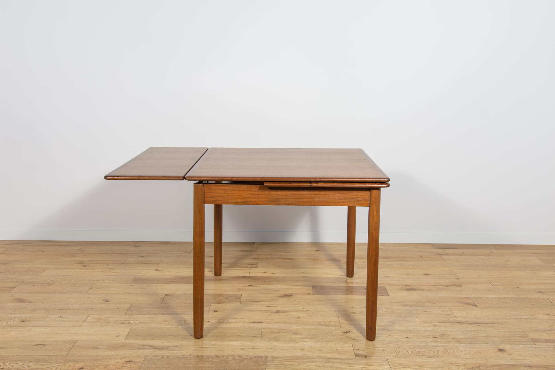 Stół rozkładany, teak brązowy, Dania, lata 60. - 231893