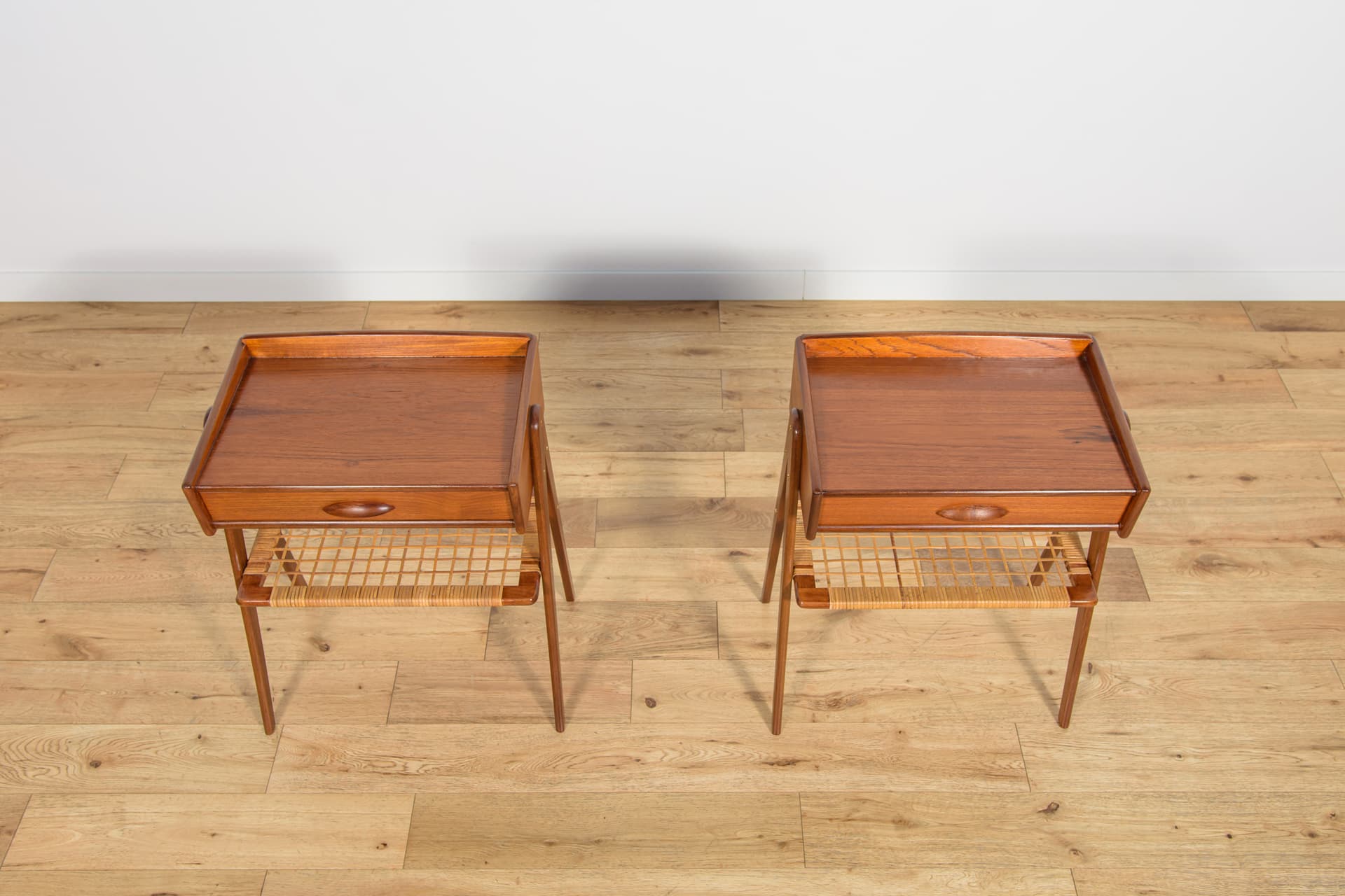 Para stolików nocnych, teak brązowy, rattan beżowy, proj. S. Rasmussen, Dania, lata 60. - 232000