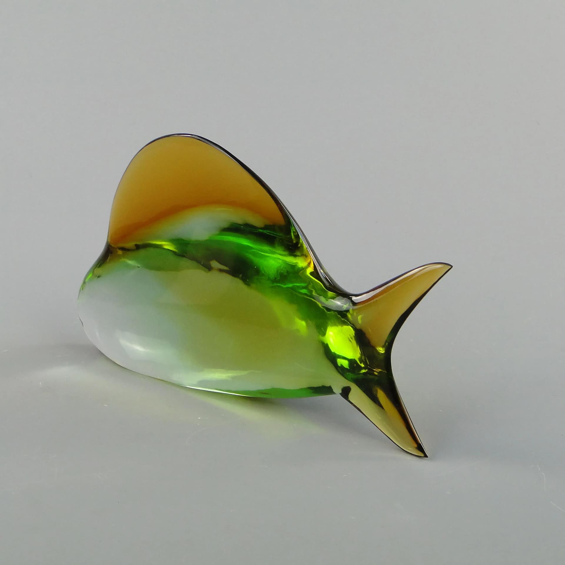 Rzeźba ryba, szkło kryształowe multikolor, proj. J. Rozinek, S. Honzik, Czechosłowacja, lata 60. - 17125