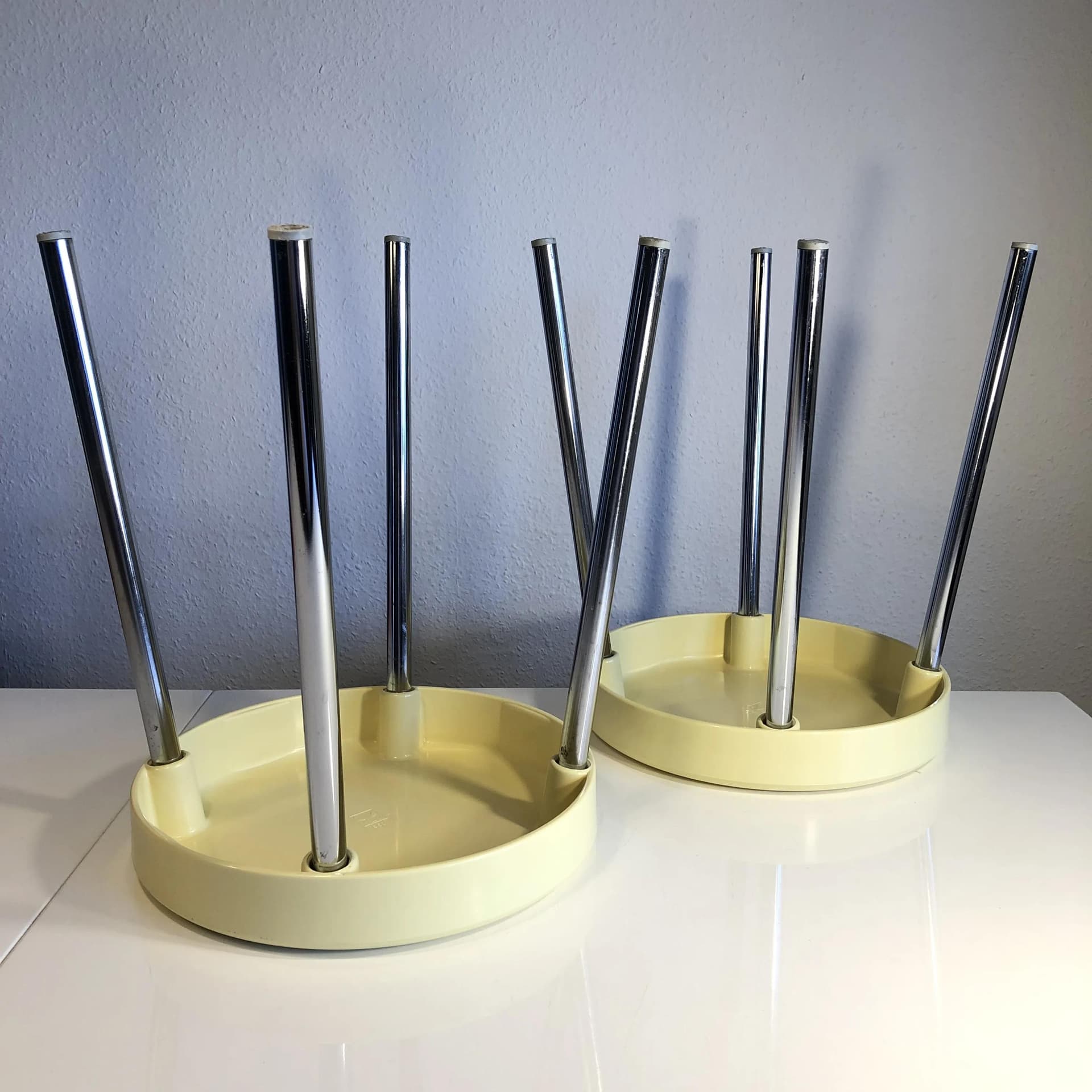 Para taboretów, kość słoniowa, plastik, stal chromowana, Włochy, lata 70. - 17670