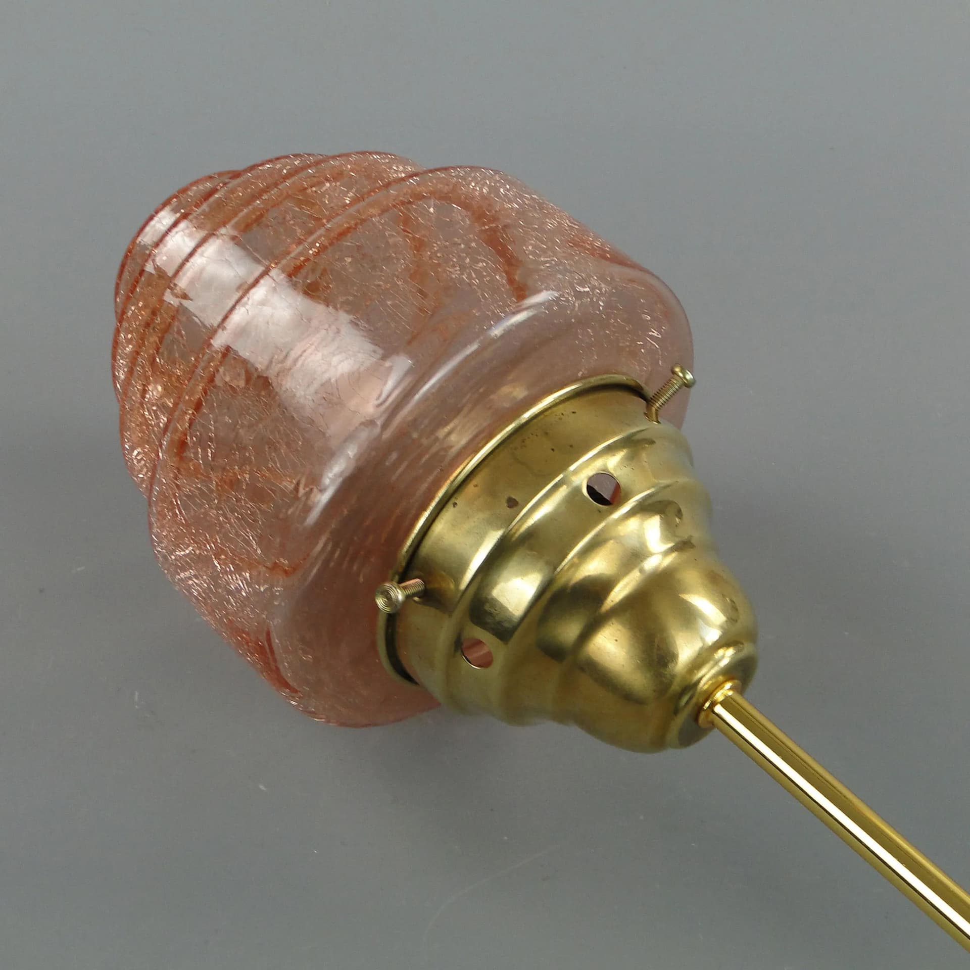 Lampa wisząca Art Deco, szkło różowy, mosiądz, Polska, lata 20. - 17104