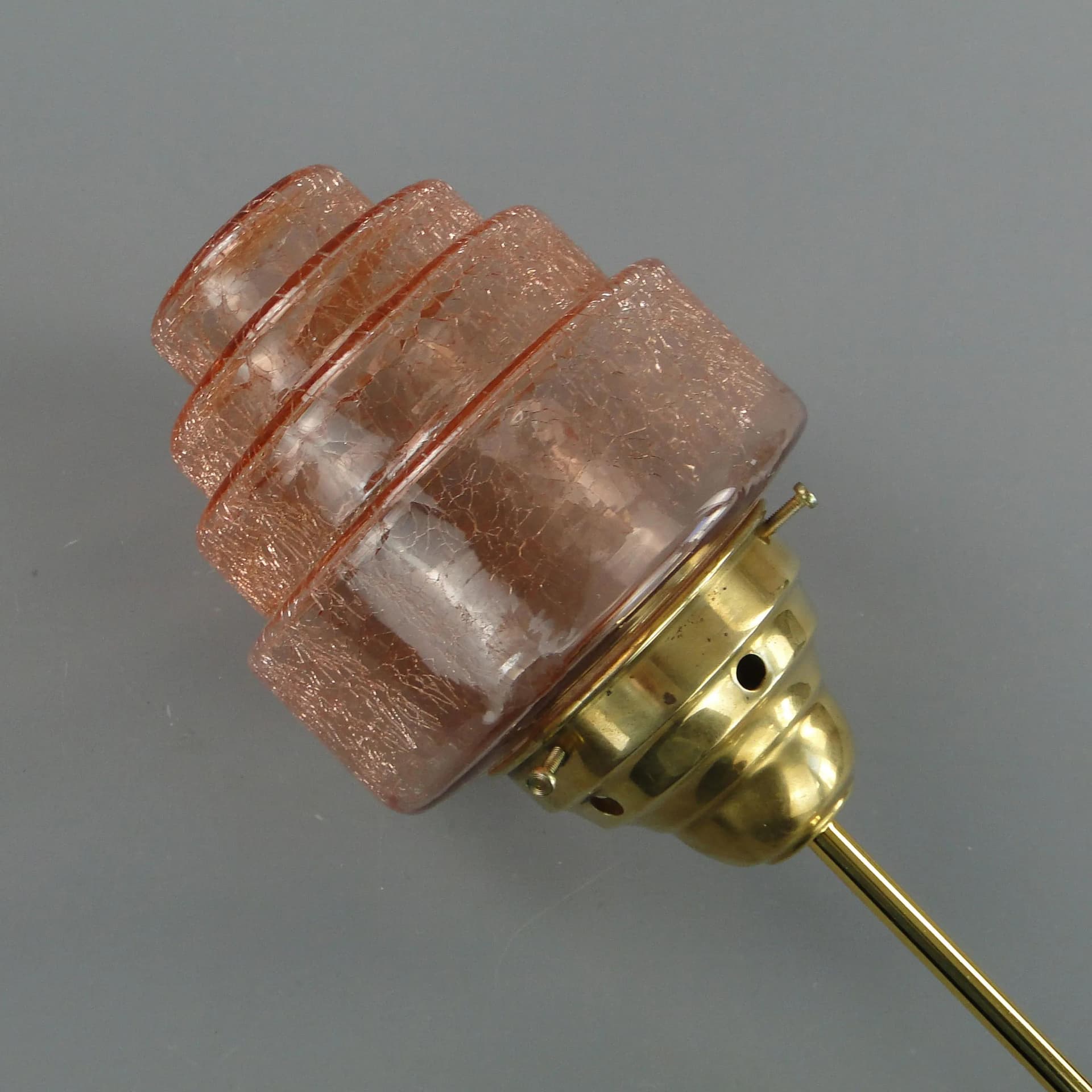 Lampa wisząca Art Deco, szkło różowy, mosiądz, Polska, lata 20. - 17105