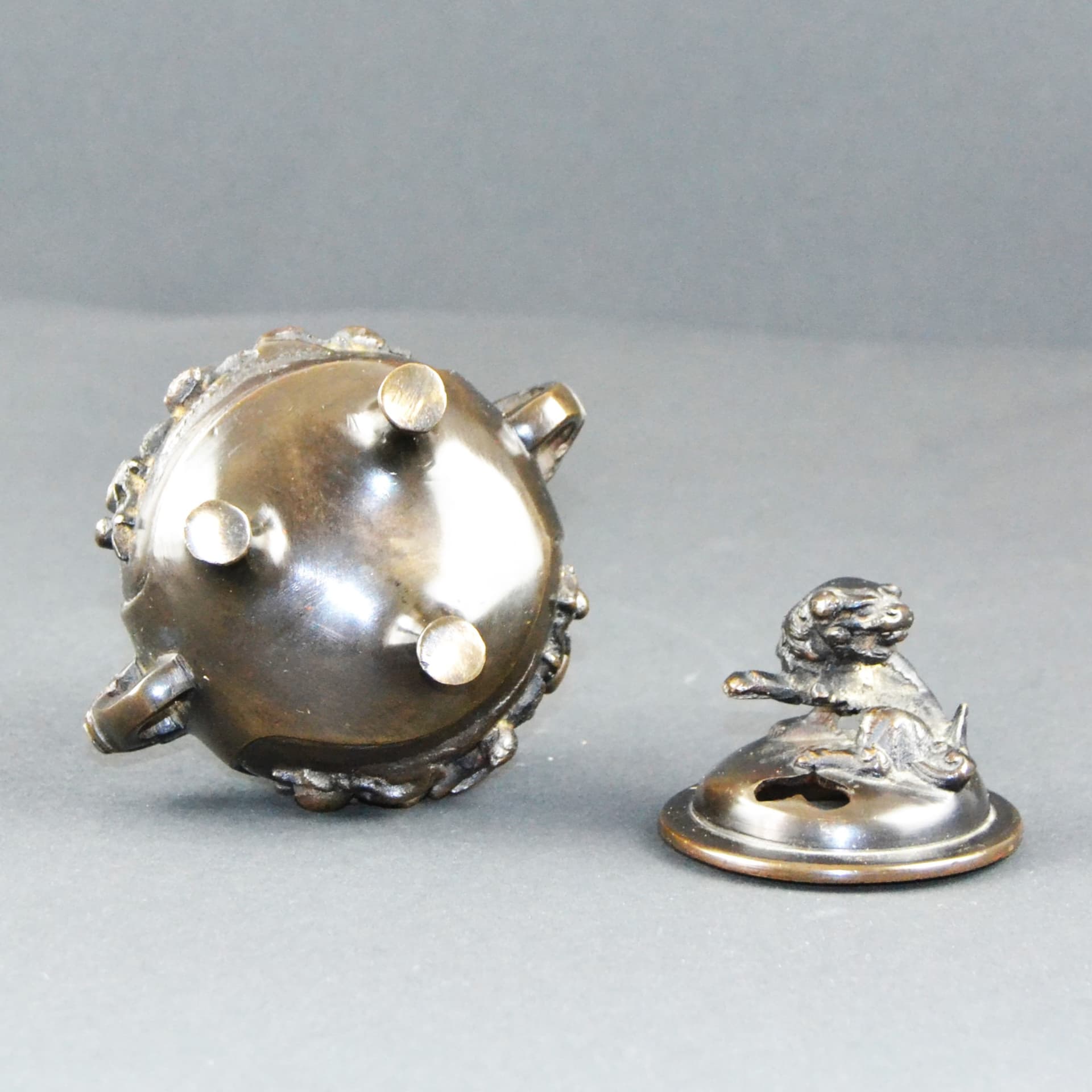 Kadzielnica orientalna, brąz ciemny, Chiny, lata 20. - 79360