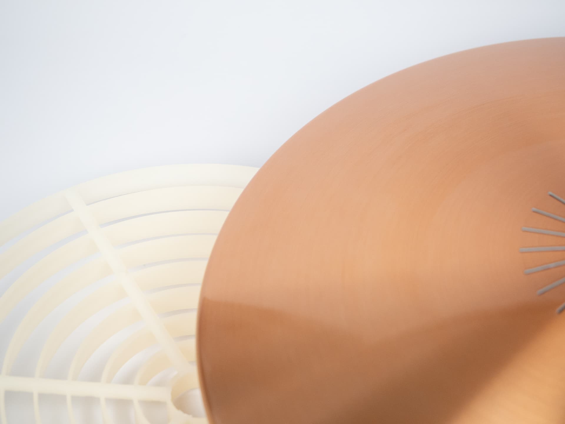 Lampa wisząca Diskos, biały, metal, proj. J. Hammerborg, Fog & Mørup, Dania, lata 60. - 237235