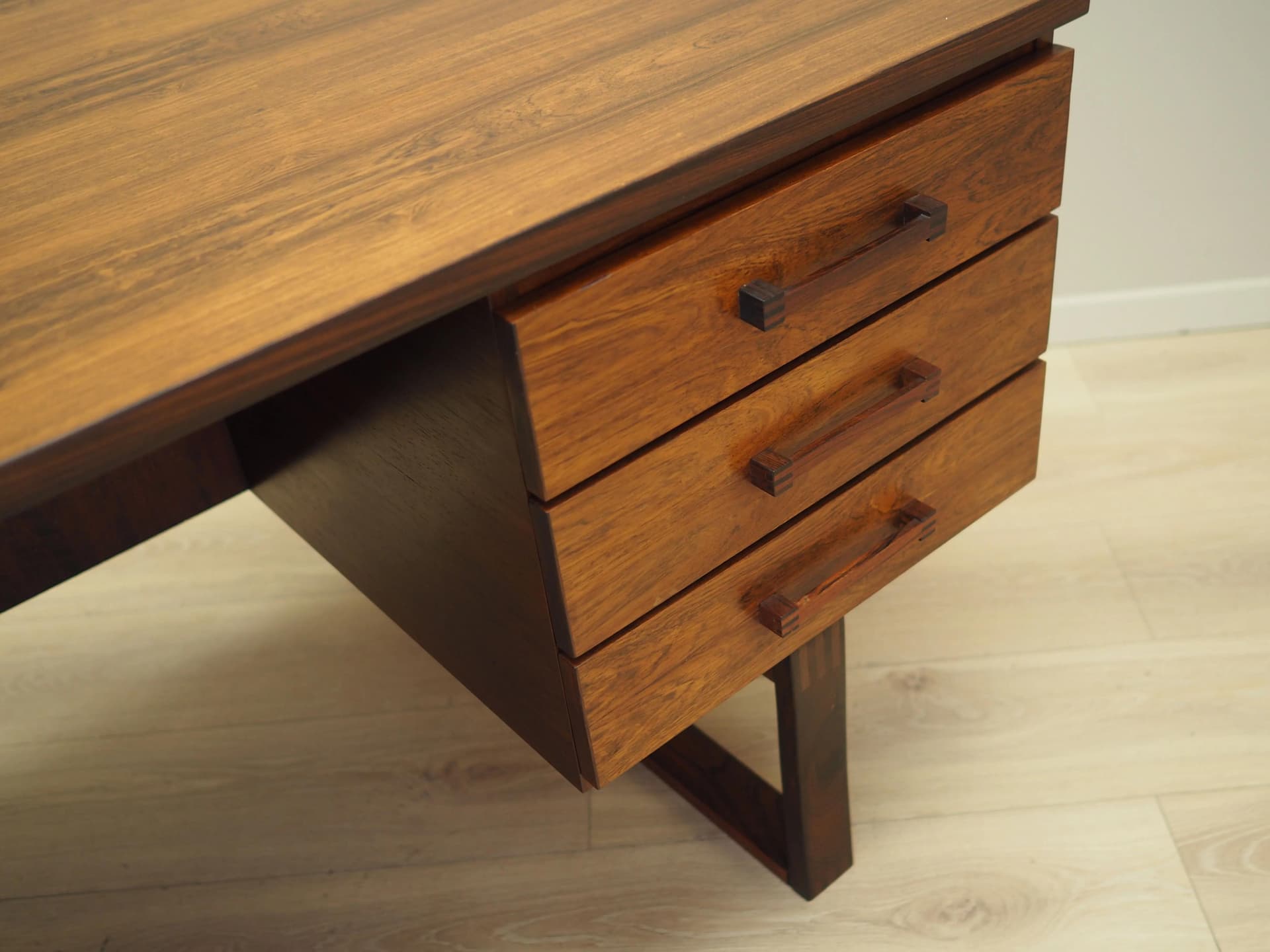 Desk, brown rosewood, by T. Valeur & H. Jensen, Dyrlund, Denmark, 1960s. - 17317