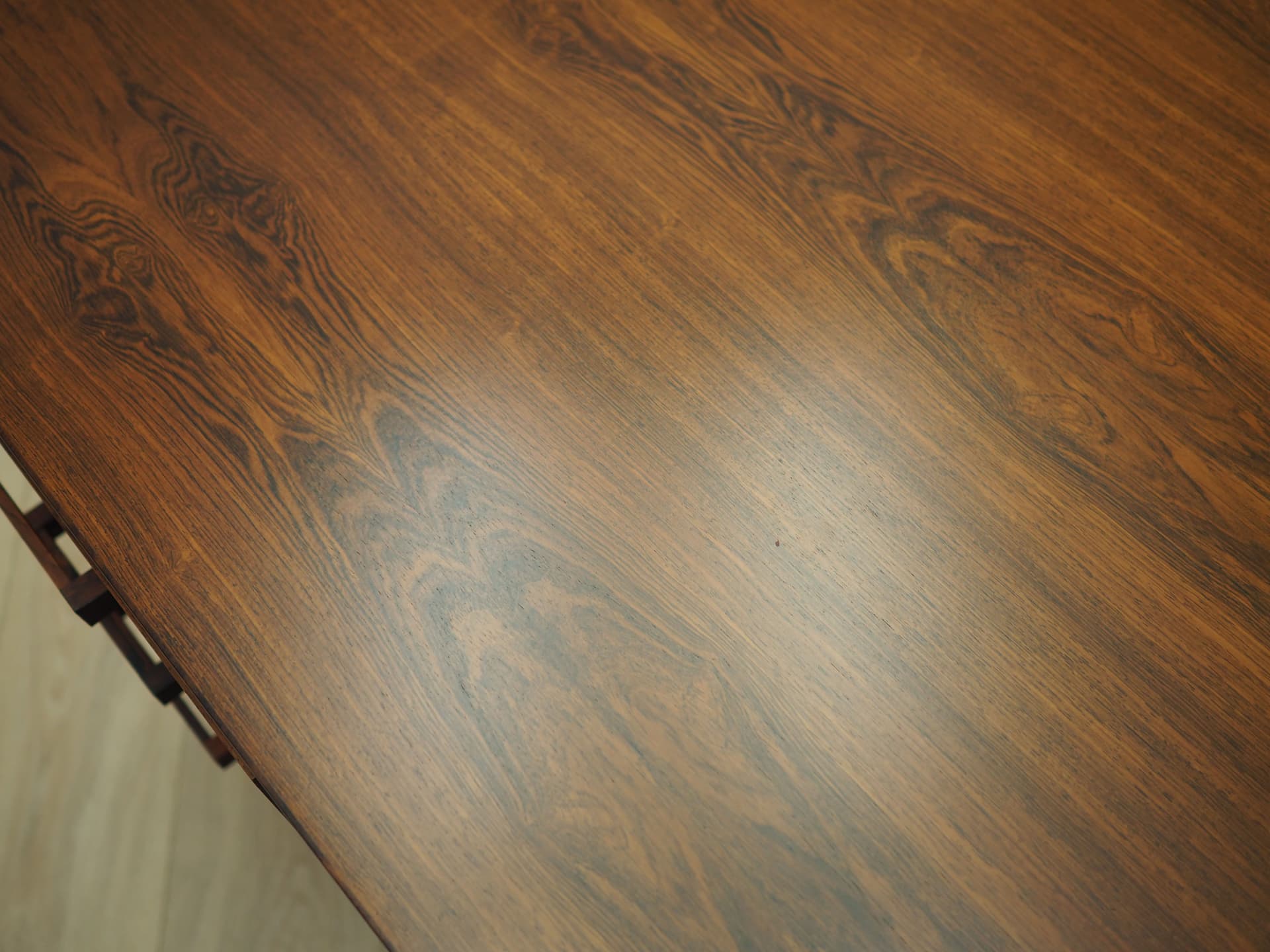 Desk, brown rosewood, by T. Valeur & H. Jensen, Dyrlund, Denmark, 1960s. - 77568