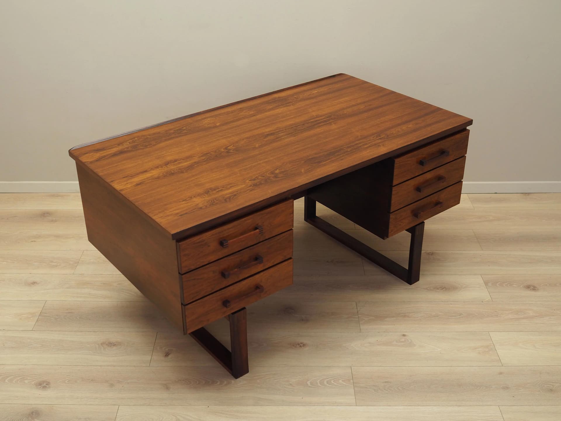 Desk, brown rosewood, by T. Valeur & H. Jensen, Dyrlund, Denmark, 1960s. - 17315