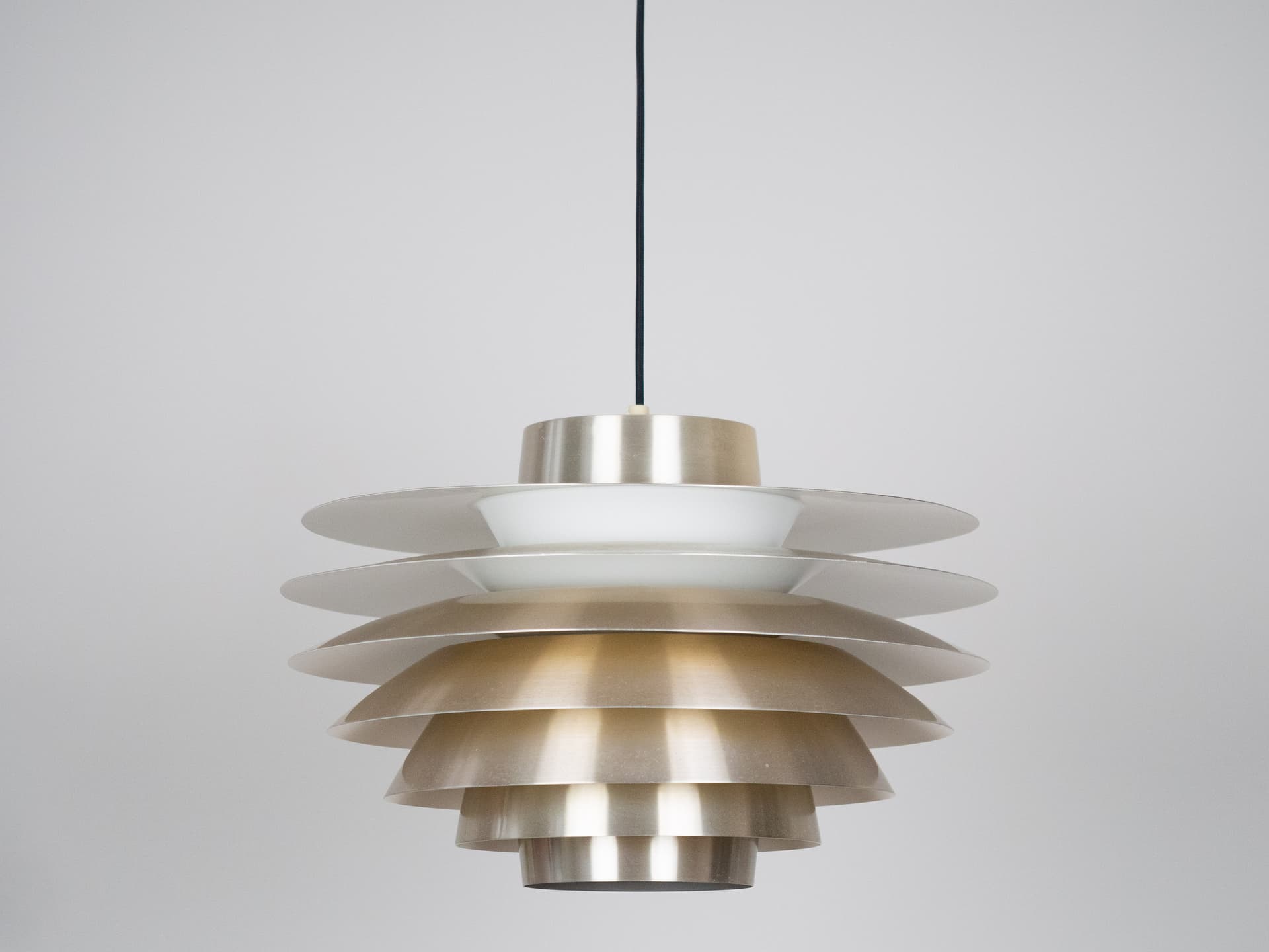Lampa wisząca Verona, złoty, aluminium, proj. S. Middelboe, Lyfa, Dania, lata 60. - 239890