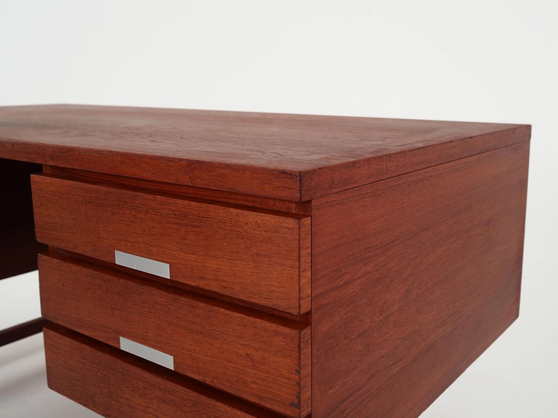 Desk, orange teak, Eigil Petersens Møbelfabrik, Denmark, 1970s. - 17259