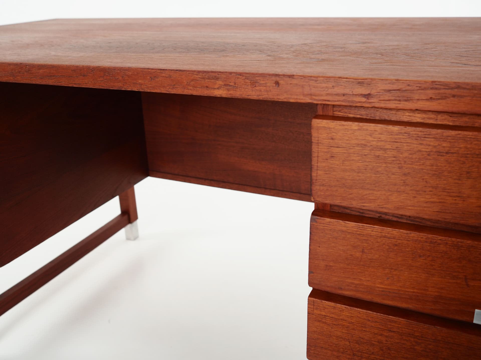 Desk, orange teak, Eigil Petersens Møbelfabrik, Denmark, 1970s. - 77461