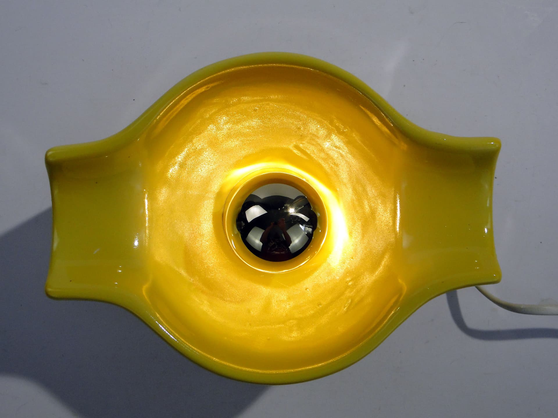 Kinkiet, ceramika żółta, proj. A. Sadulski, Polska, lata 70. - 1768