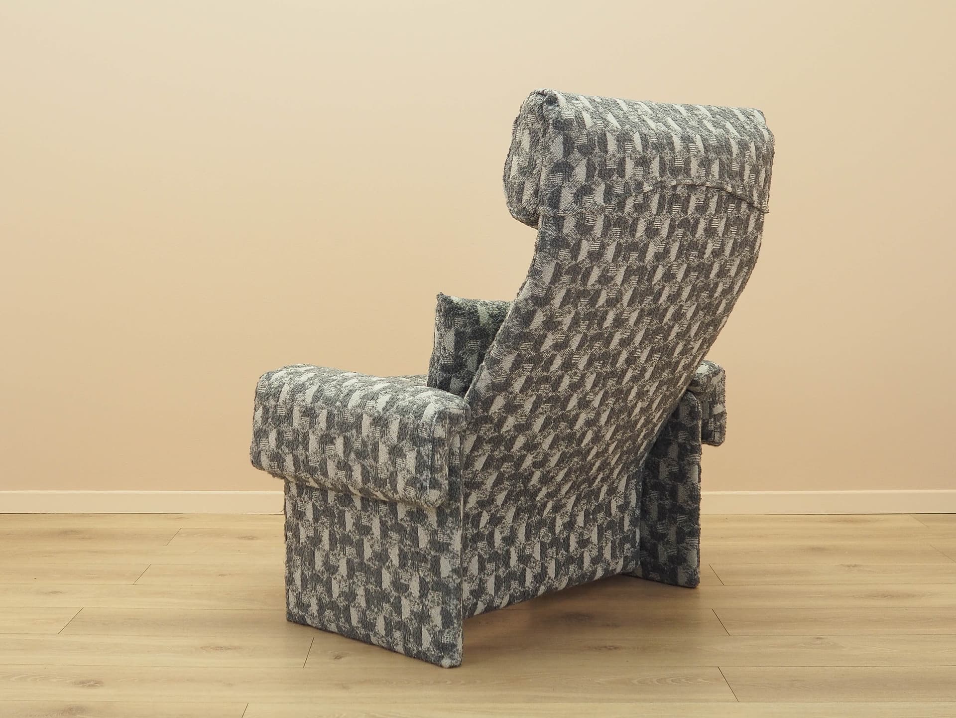 Lounge armchair, grey fabric, by G. Offredi, Saporiti, Italy, 1970s. - 240513