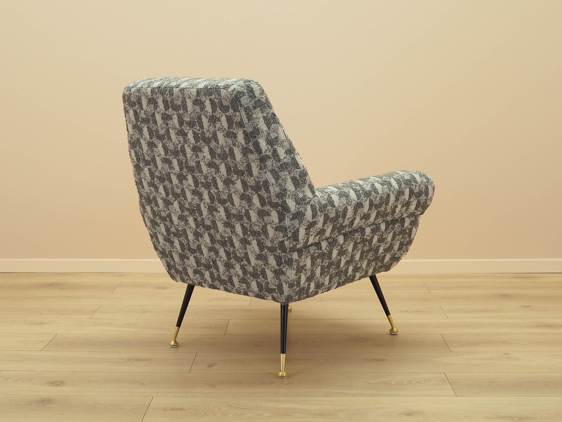 Lounge armchair, grey fabric, metal, Italy, 1970s. - 240624