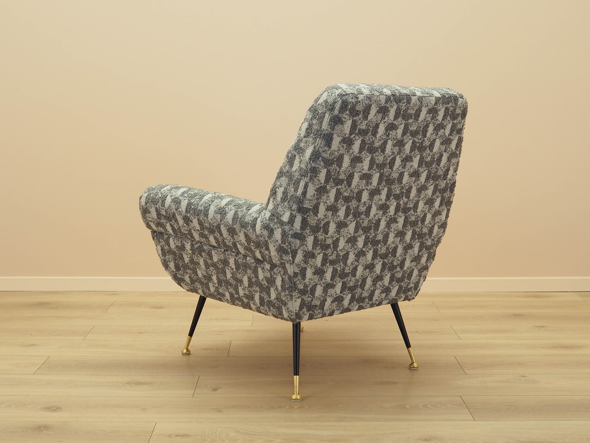 Lounge armchair, grey fabric, metal, Italy, 1970s. - 240622