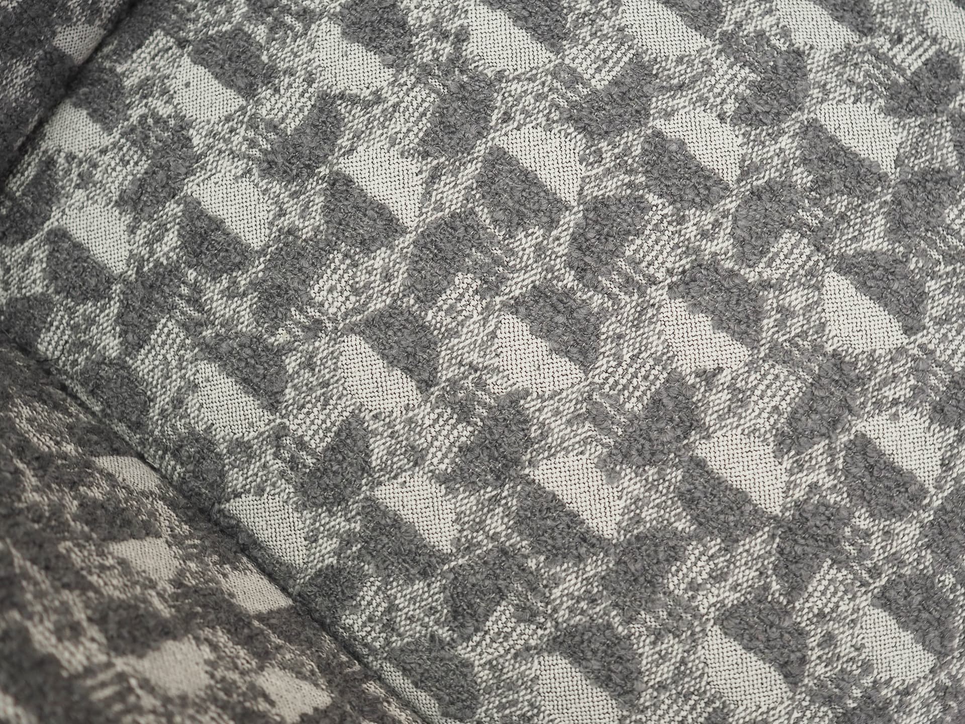 Lounge armchair, grey fabric, metal, Italy, 1970s. - 240627