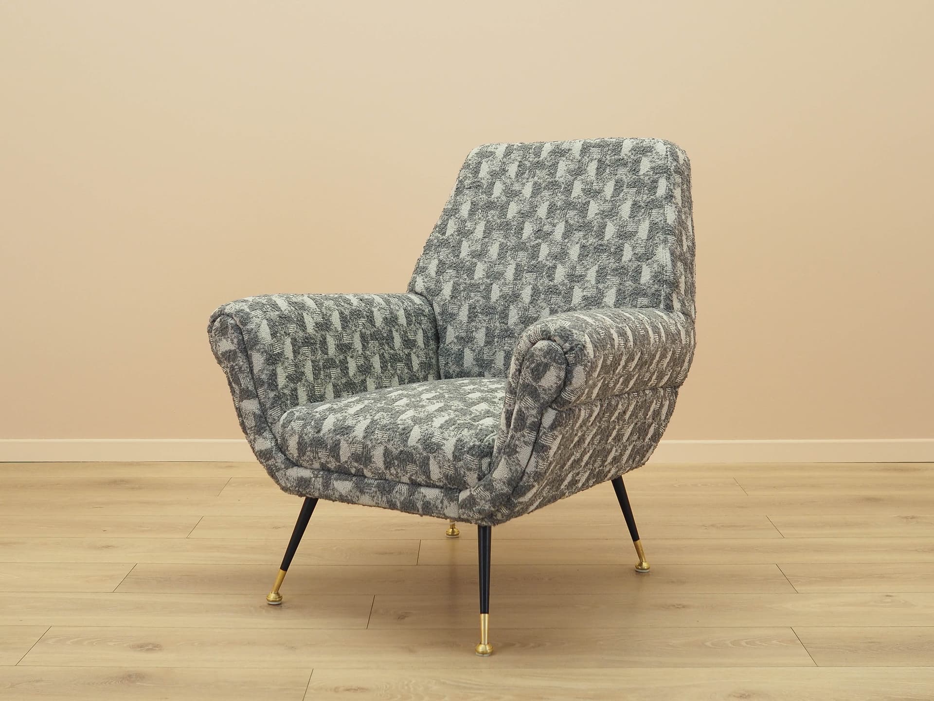 Lounge armchair, grey fabric, metal, Italy, 1970s. - 240619