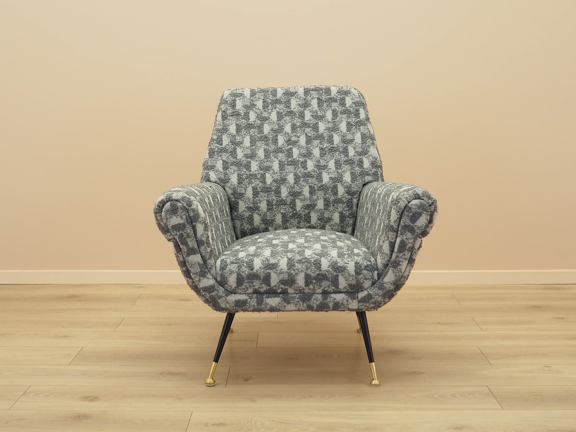 Lounge armchair, grey fabric, metal, Italy, 1970s. - 240620