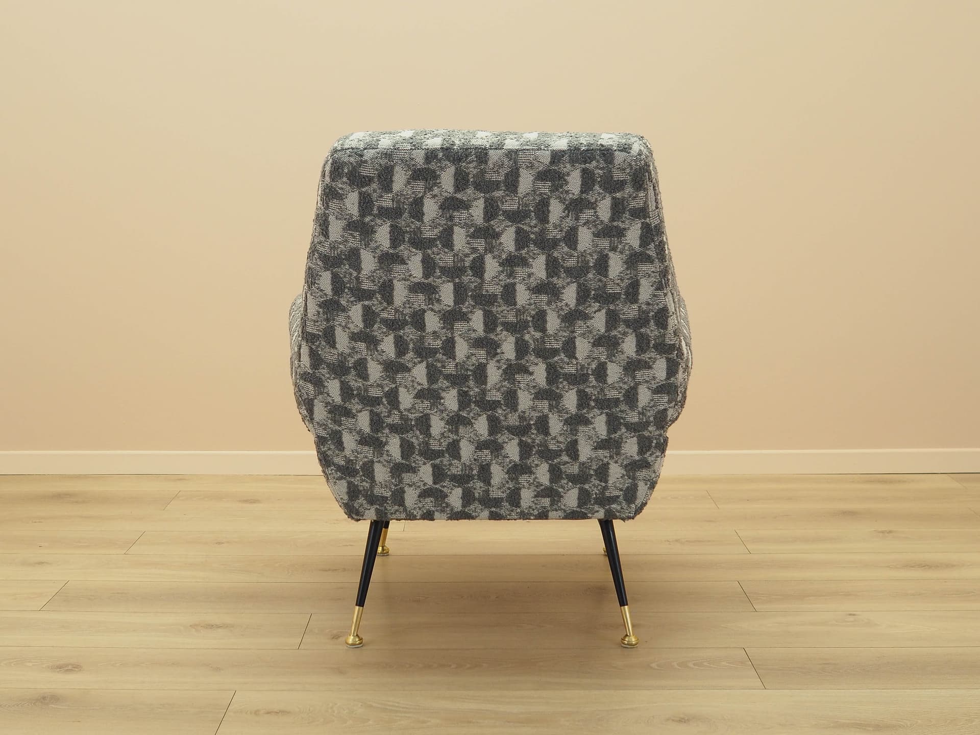 Lounge armchair, grey fabric, metal, Italy, 1970s. - 240623