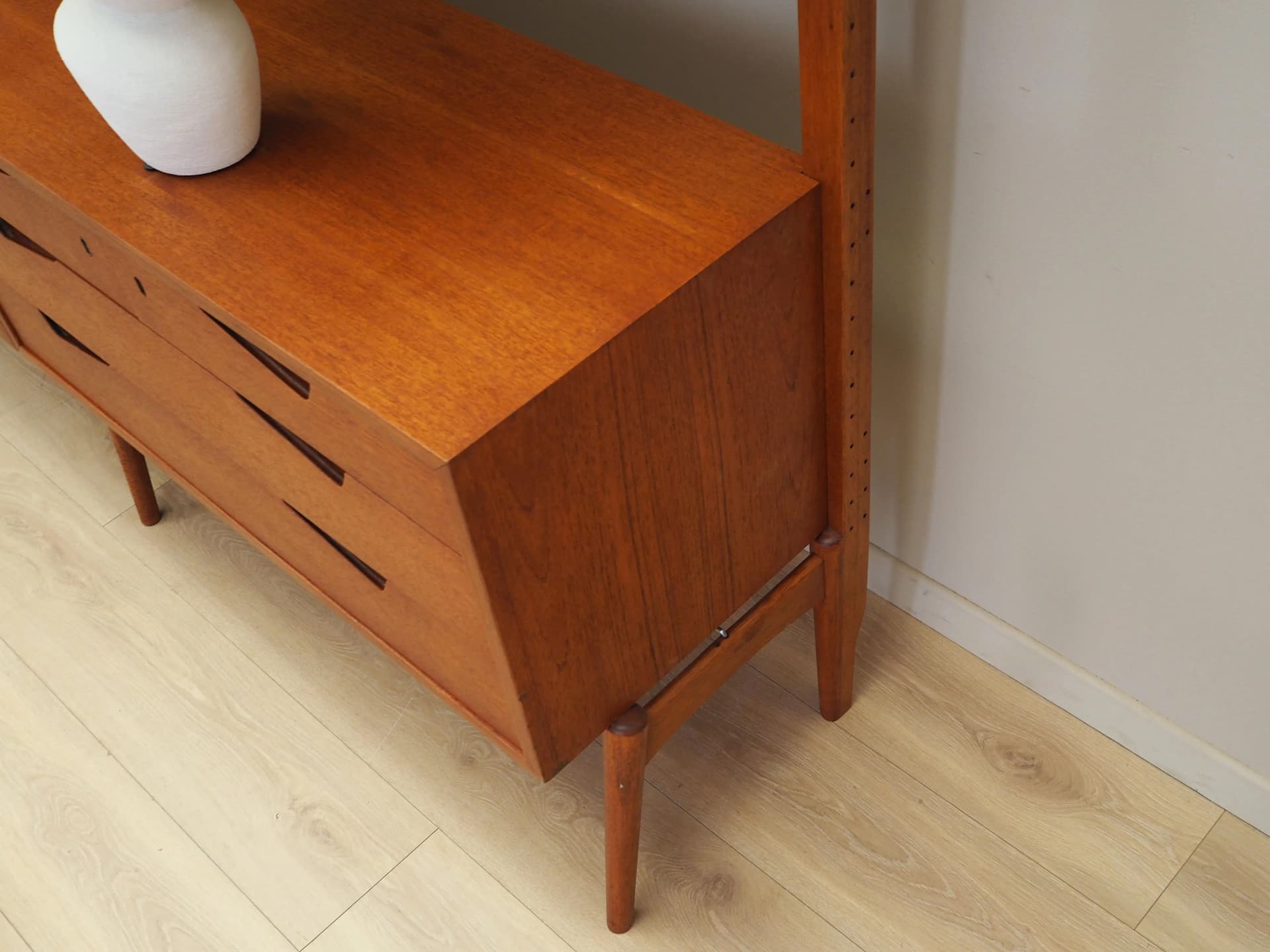 Regał systemowy Rival, teak brązowy, proj. K. Riise, Brødrene Jåtog, Norwegia, lata 60. - 17907