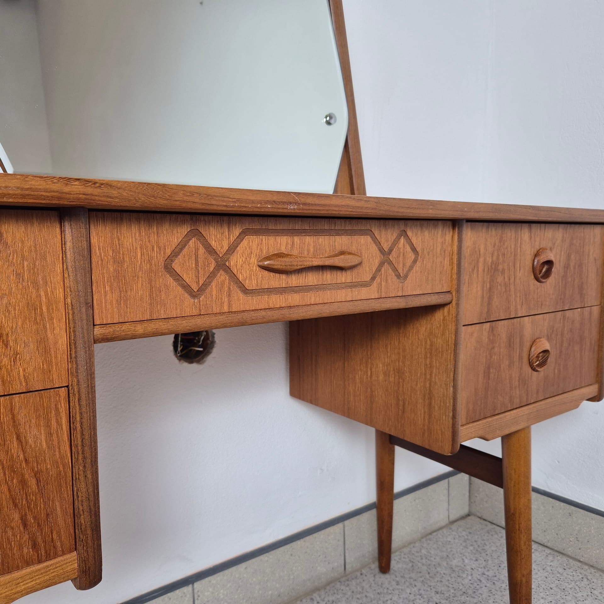 Toaletka, teak brązowy, Norwegia, lata 60. - 241145