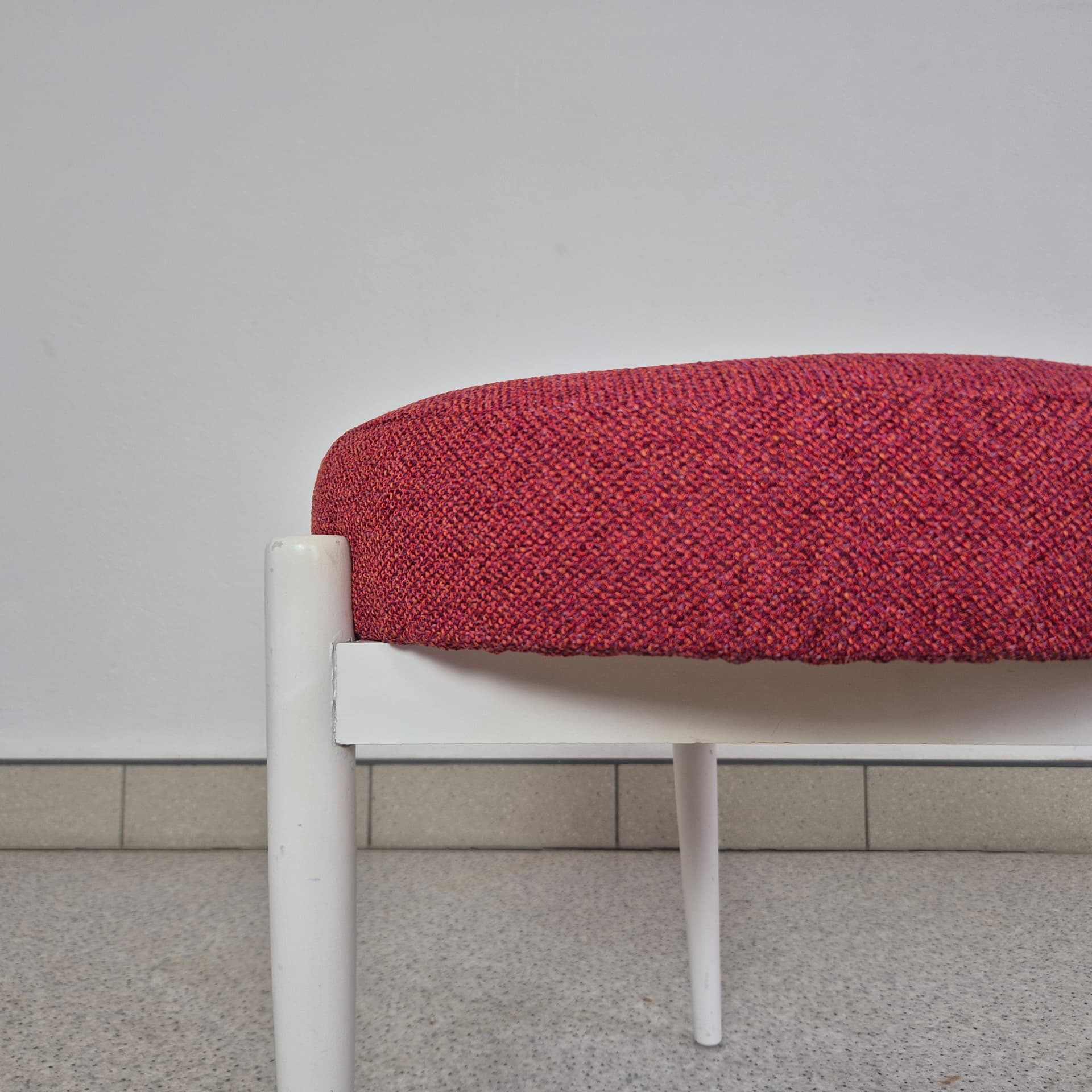 Taboret, czerwony, proj. H. Frandsen, Spøttrup, Dania, lata 60. - 241218