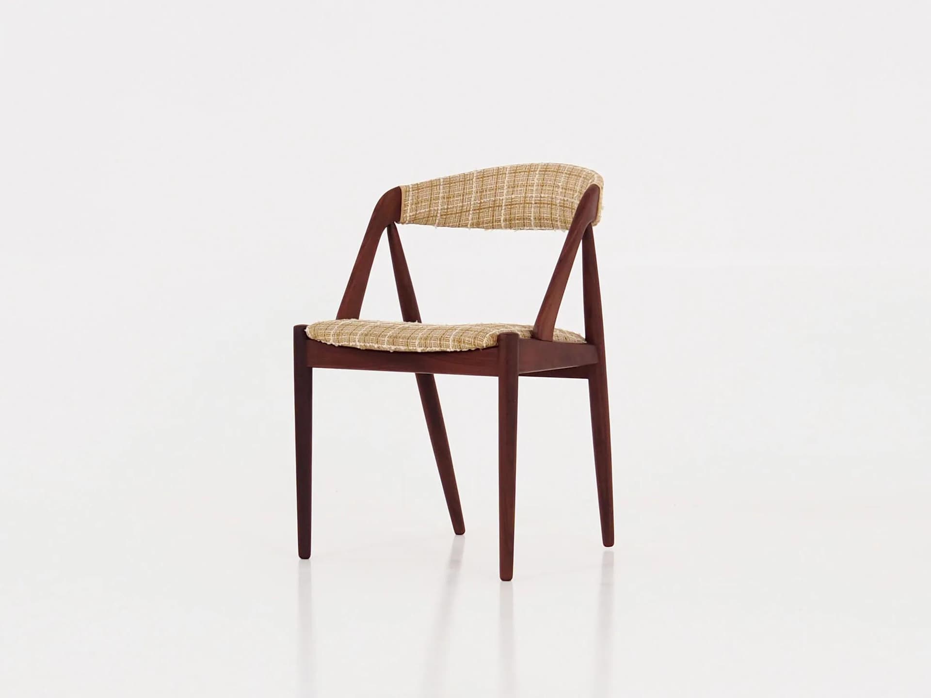 Komplet czterech krzeseł Model 31, teak ciemny, proj. K. Kristiansen, Dania, lata 70. - 17885