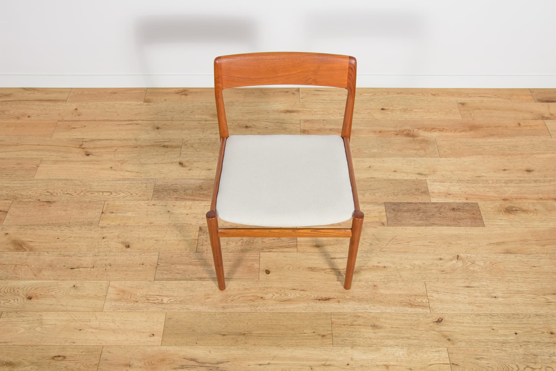 Set of four chairs, teak, beige cotton, United Kingdom, 1960s. - 243124
