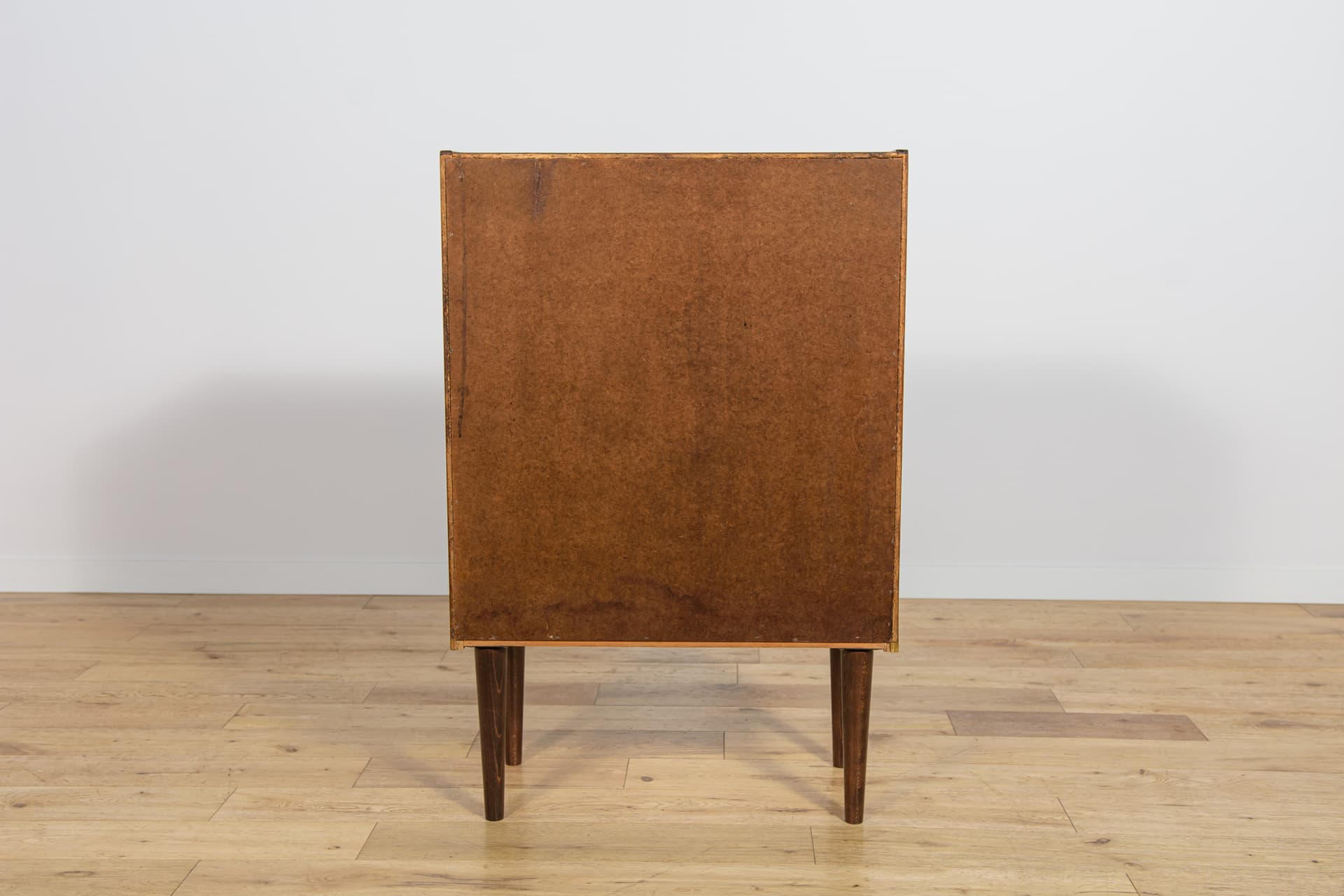 Chest of drawers, brown teak, United Kingdom, 1960s. - 243312