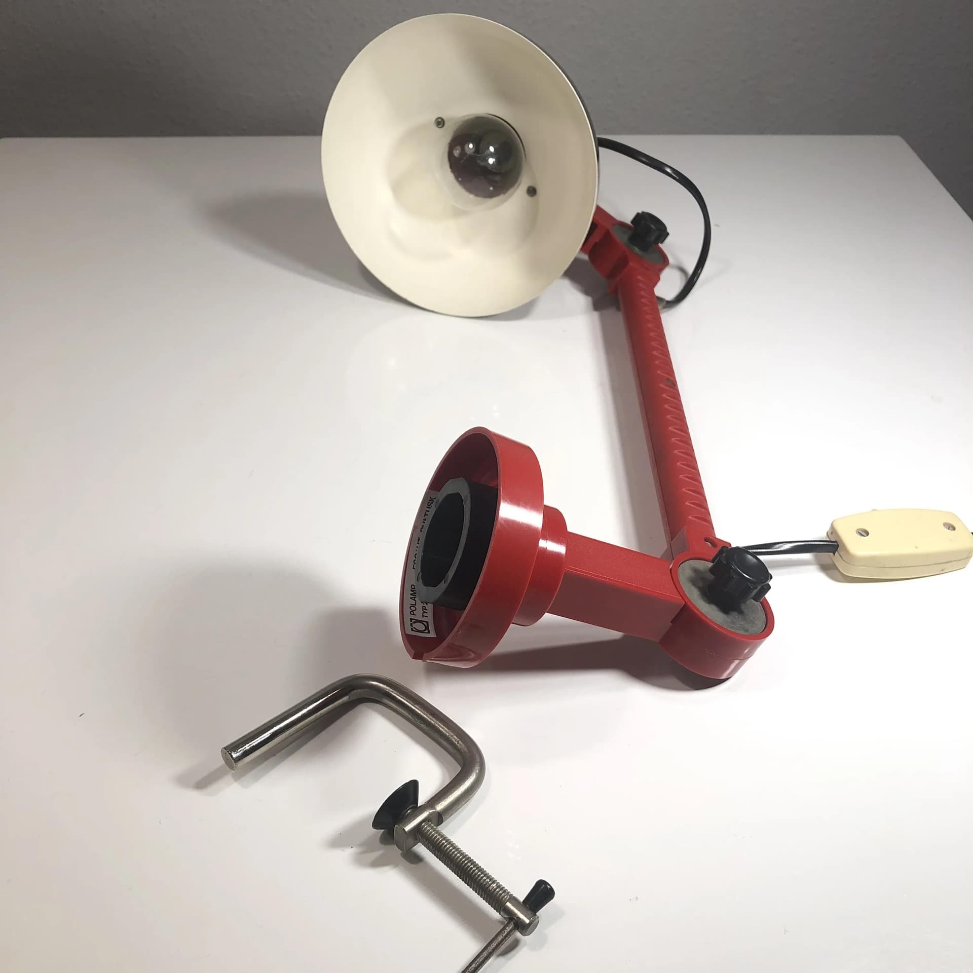 Lampa biurkowa, czerwona, plastik chromowany metal, Polamp, Polska, lata 80. - 18037