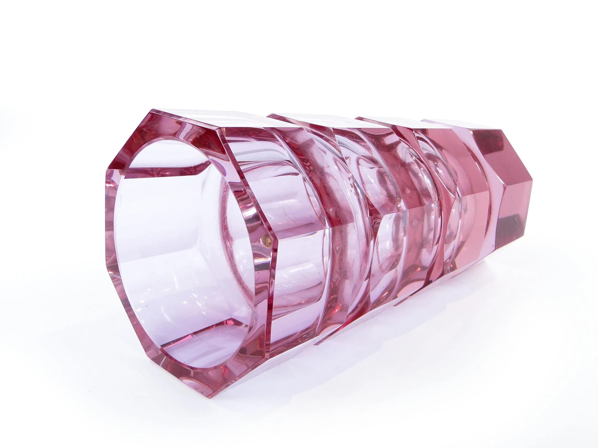 Wazon kryształowy aleksandrytowy, fioletowy, proj. J. Hoffmann, Austria, lata 30. - 18068