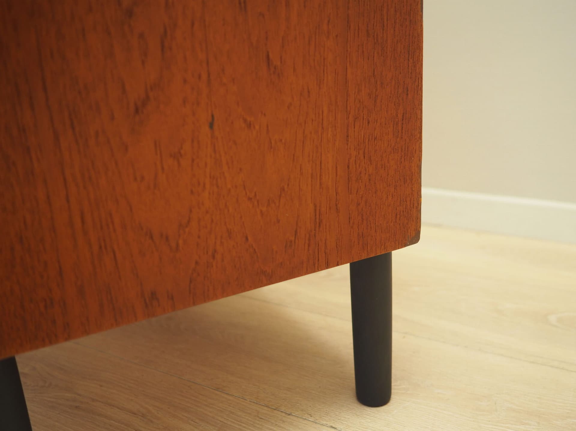 Komoda, mid-century modern, teak pomarańczowy, drewno czarne, Dania, lata 70. - 77084