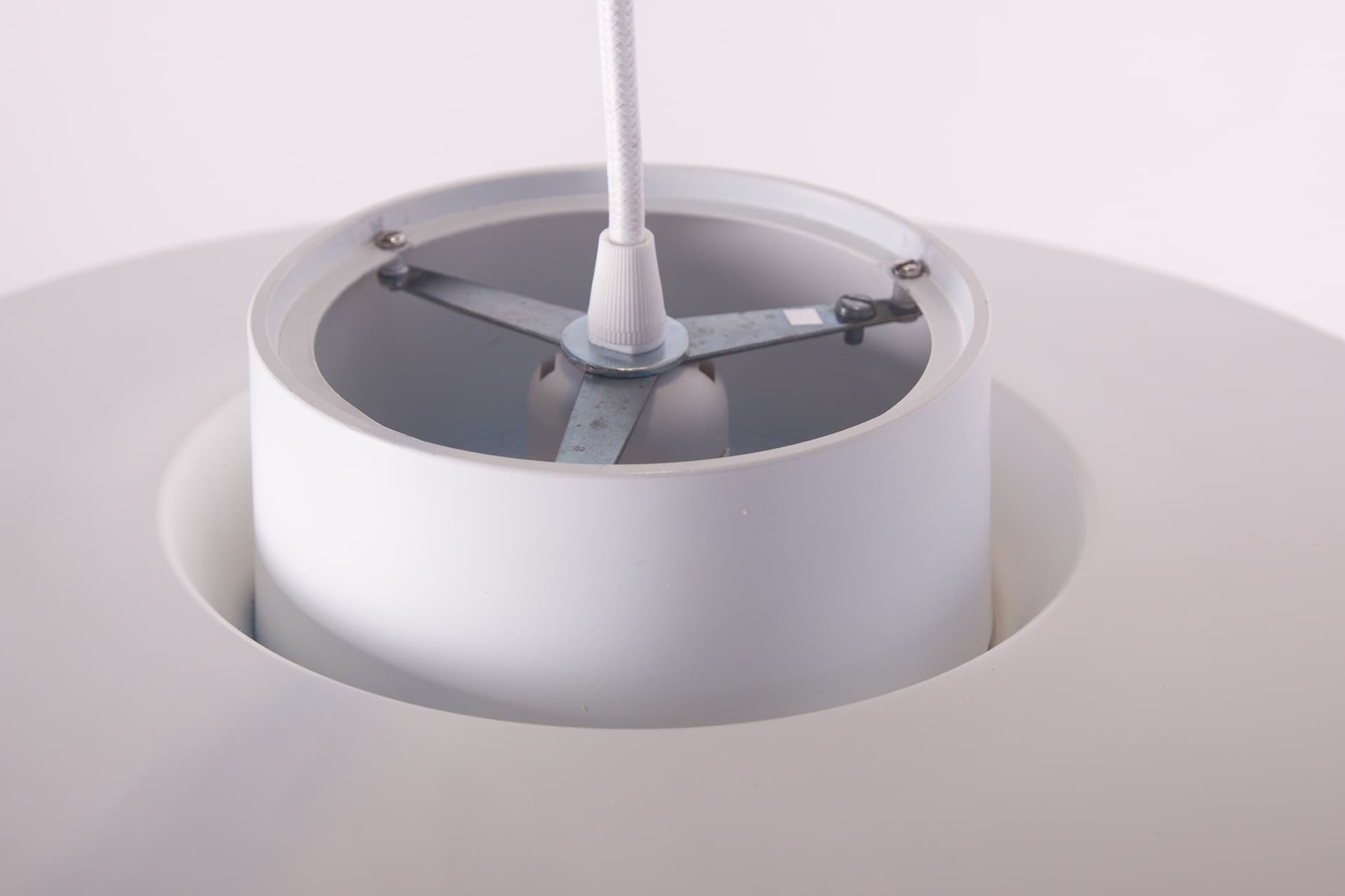 Lampa wisząca Verona, aluminium biały, proj. S. Middelboe, Fog & Mørup, Dania, lata 70. - 247077