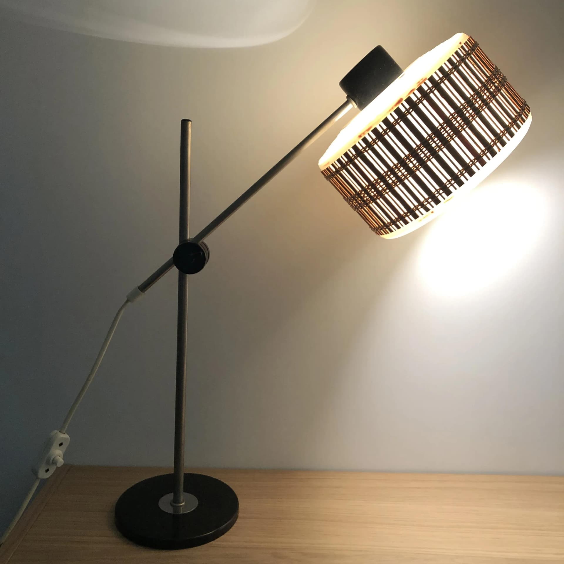 Lampka biurkowa, ivory white, chromowana stal, Niemcy, lata 70. - 18170